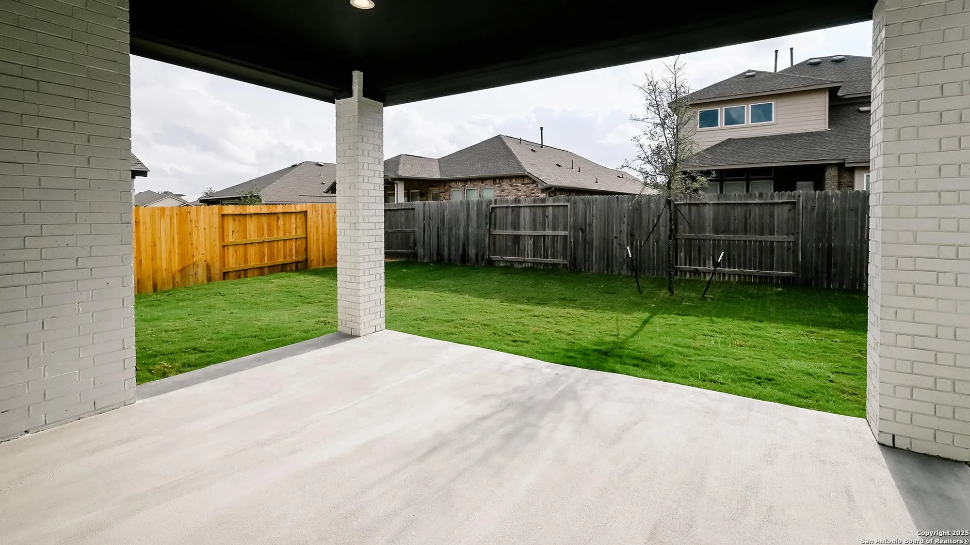 Property Slideshow image 18 of 23 | 2207 zachry dr, New Braunfels, TX, 78132