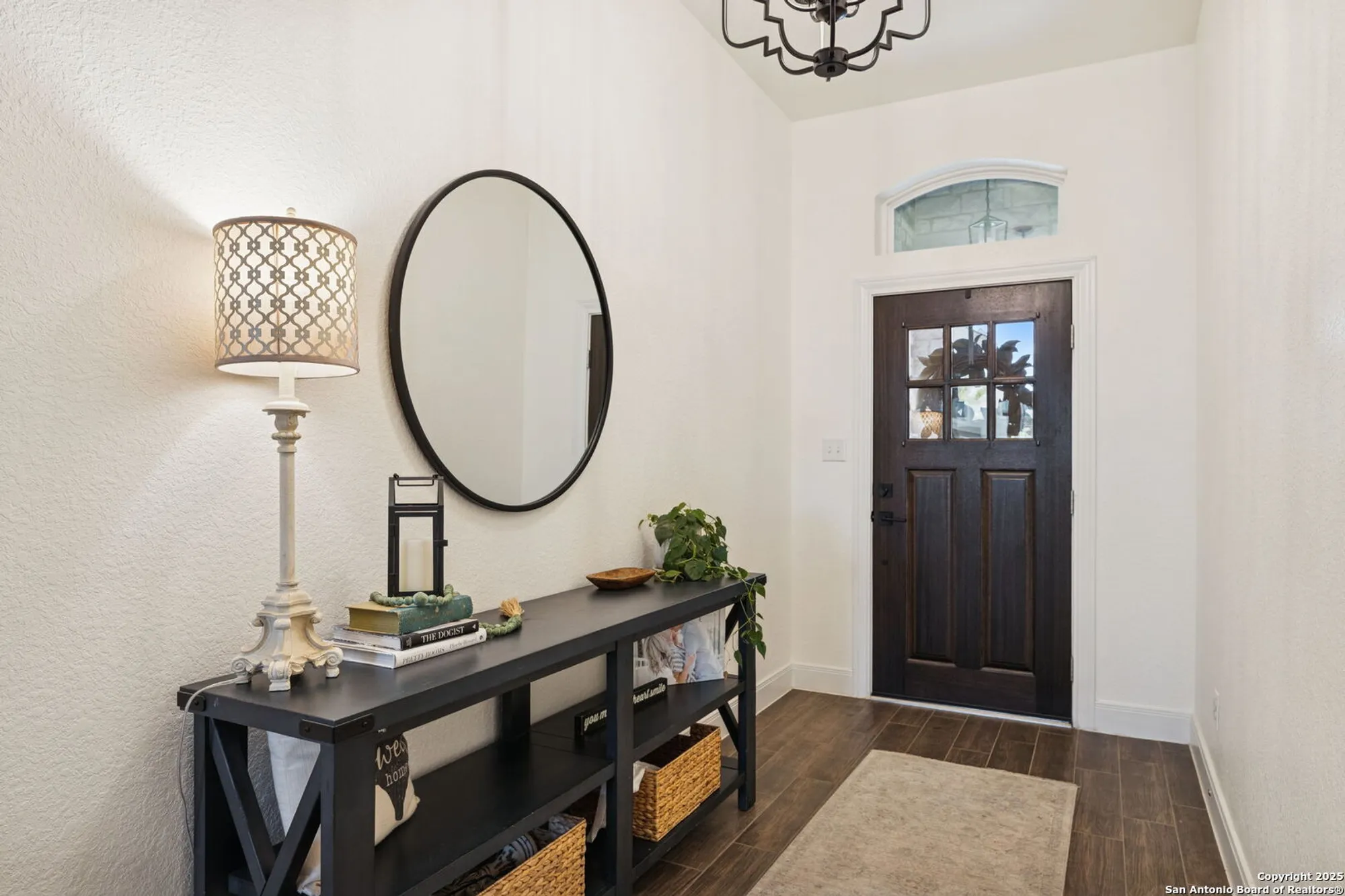 Property Slideshow image 4 of 42 | 390 nightshade trl, New Braunfels, TX, 78132