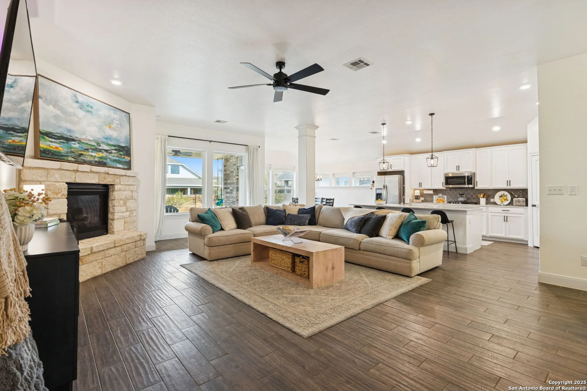 Property Slideshow image 6 of 42 | 390 nightshade trl, New Braunfels, TX, 78132