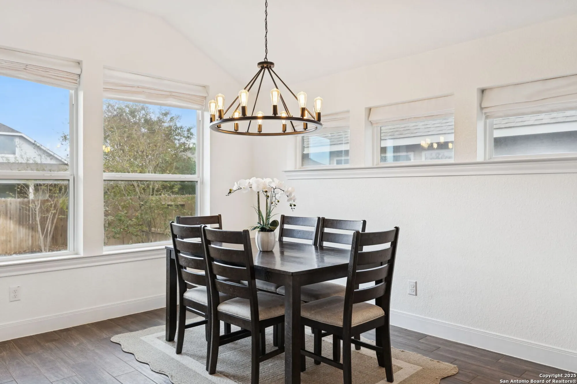 Property Slideshow image 10 of 42 | 390 nightshade trl, New Braunfels, TX, 78132