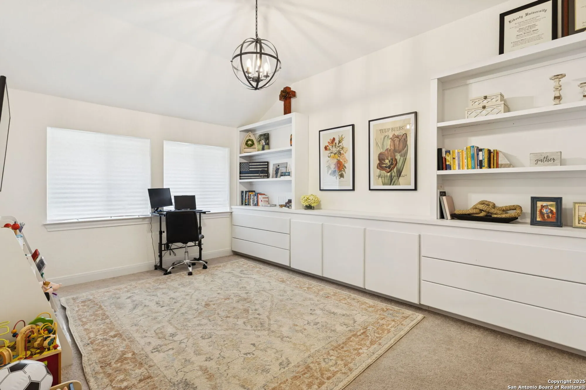 Property Slideshow image 24 of 42 | 390 nightshade trl, New Braunfels, TX, 78132