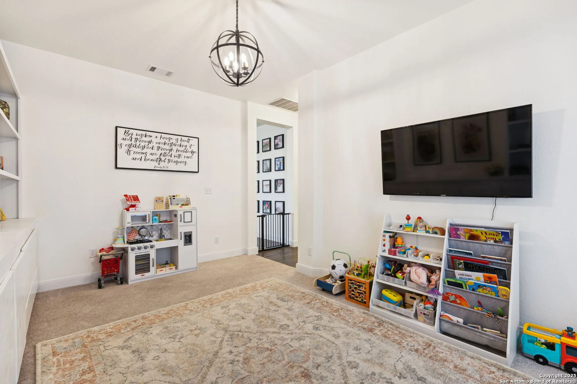 Property Slideshow image 25 of 42 | 390 nightshade trl, New Braunfels, TX, 78132