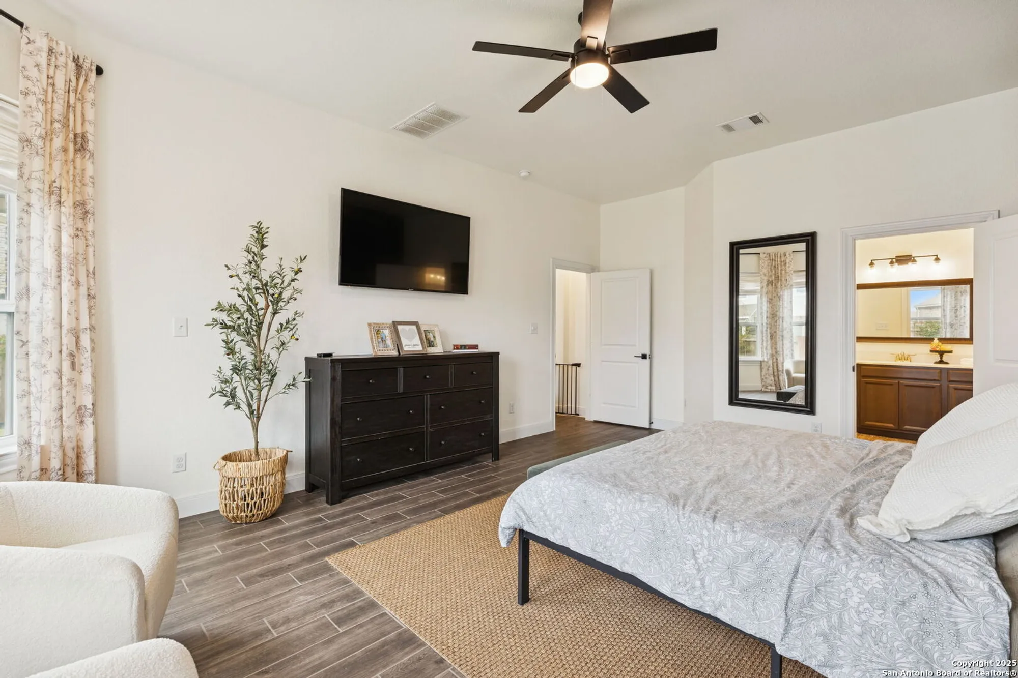 Property Slideshow image 27 of 42 | 390 nightshade trl, New Braunfels, TX, 78132