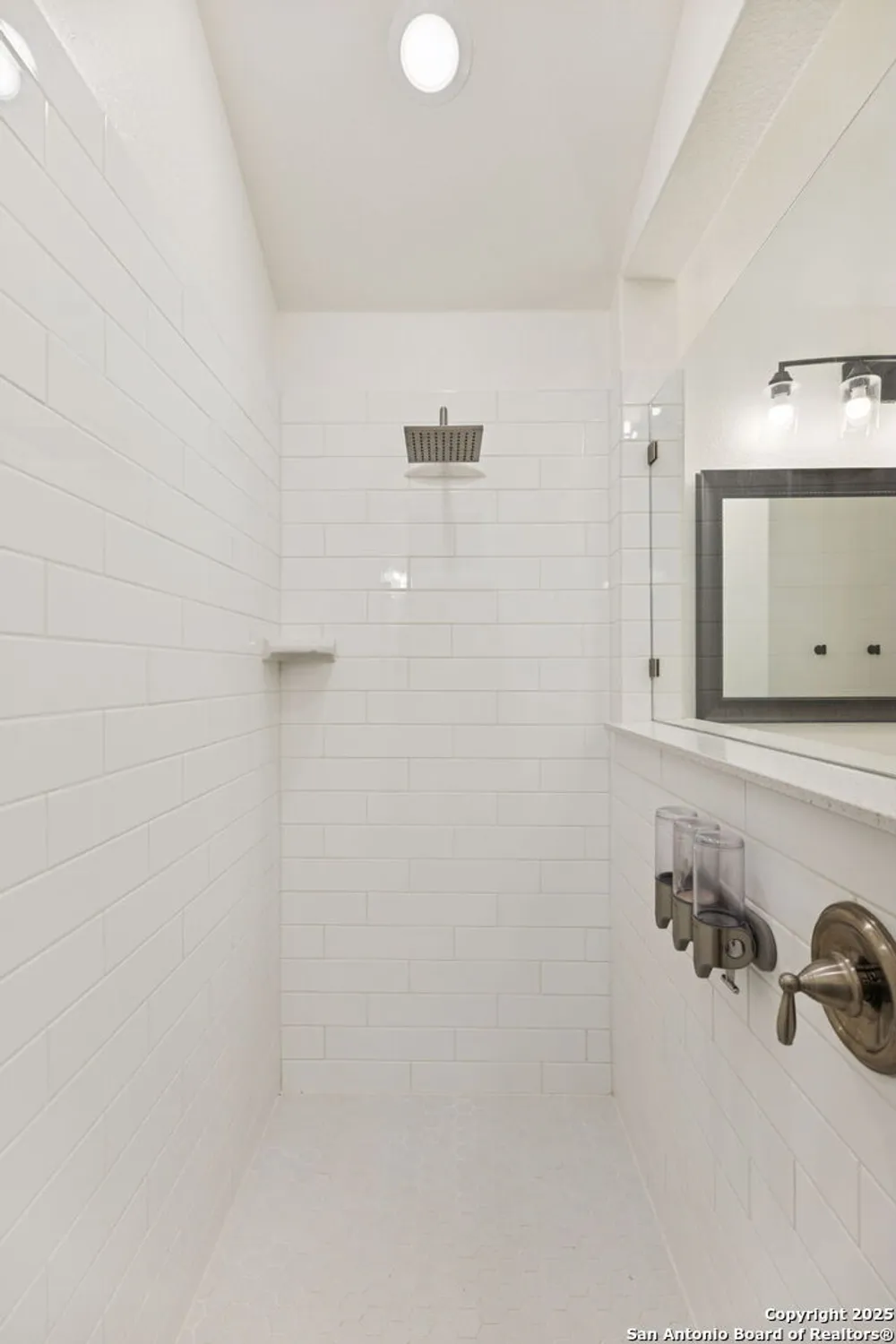 Property Slideshow image 33 of 42 | 390 nightshade trl, New Braunfels, TX, 78132