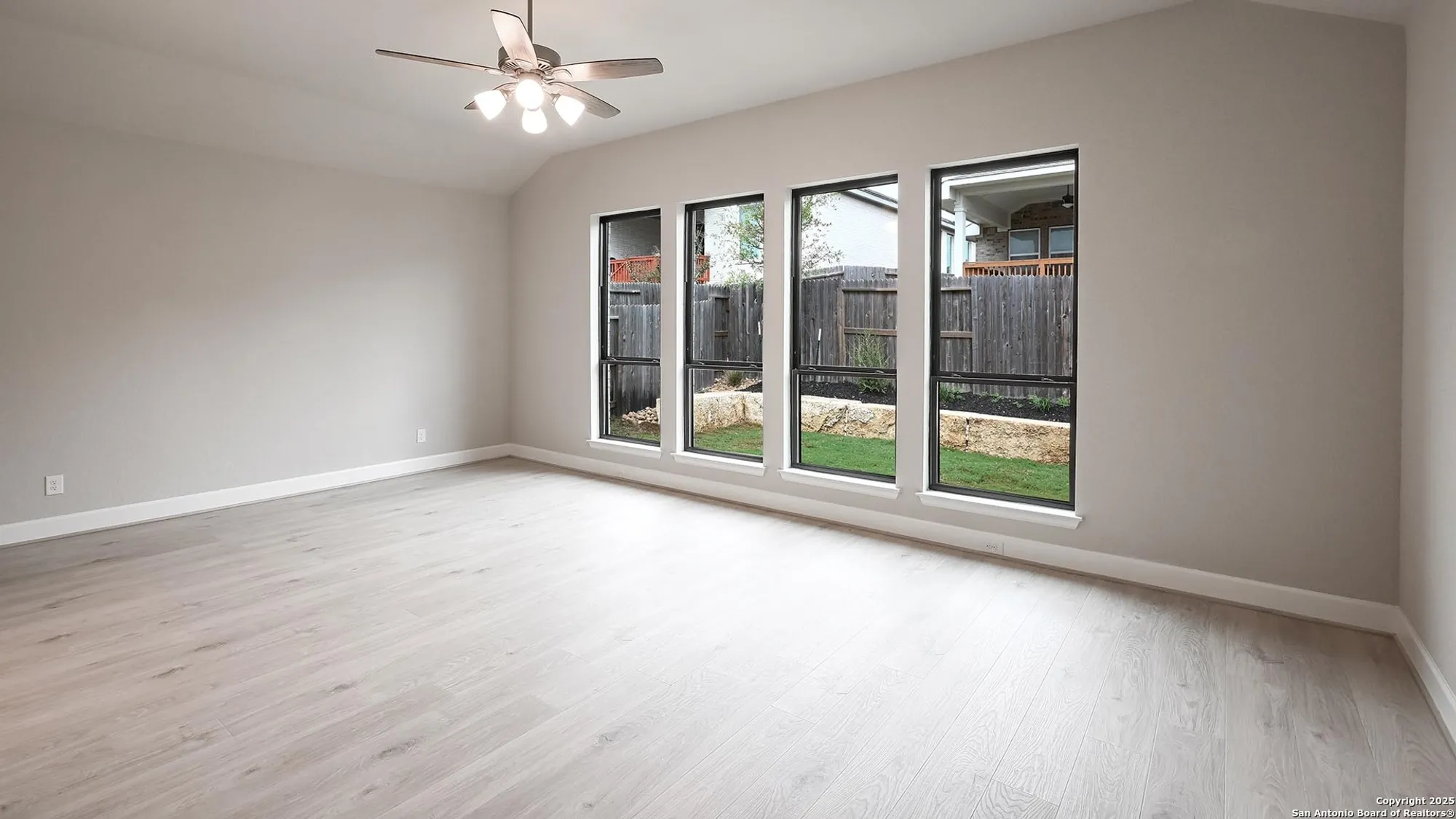 Property Slideshow image 4 of 23 | 2228 sur ave, New Braunfels, TX, 78132