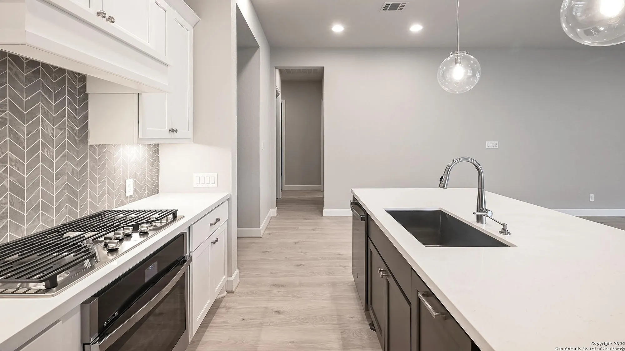 Property Slideshow image 11 of 23 | 2228 sur ave, New Braunfels, TX, 78132