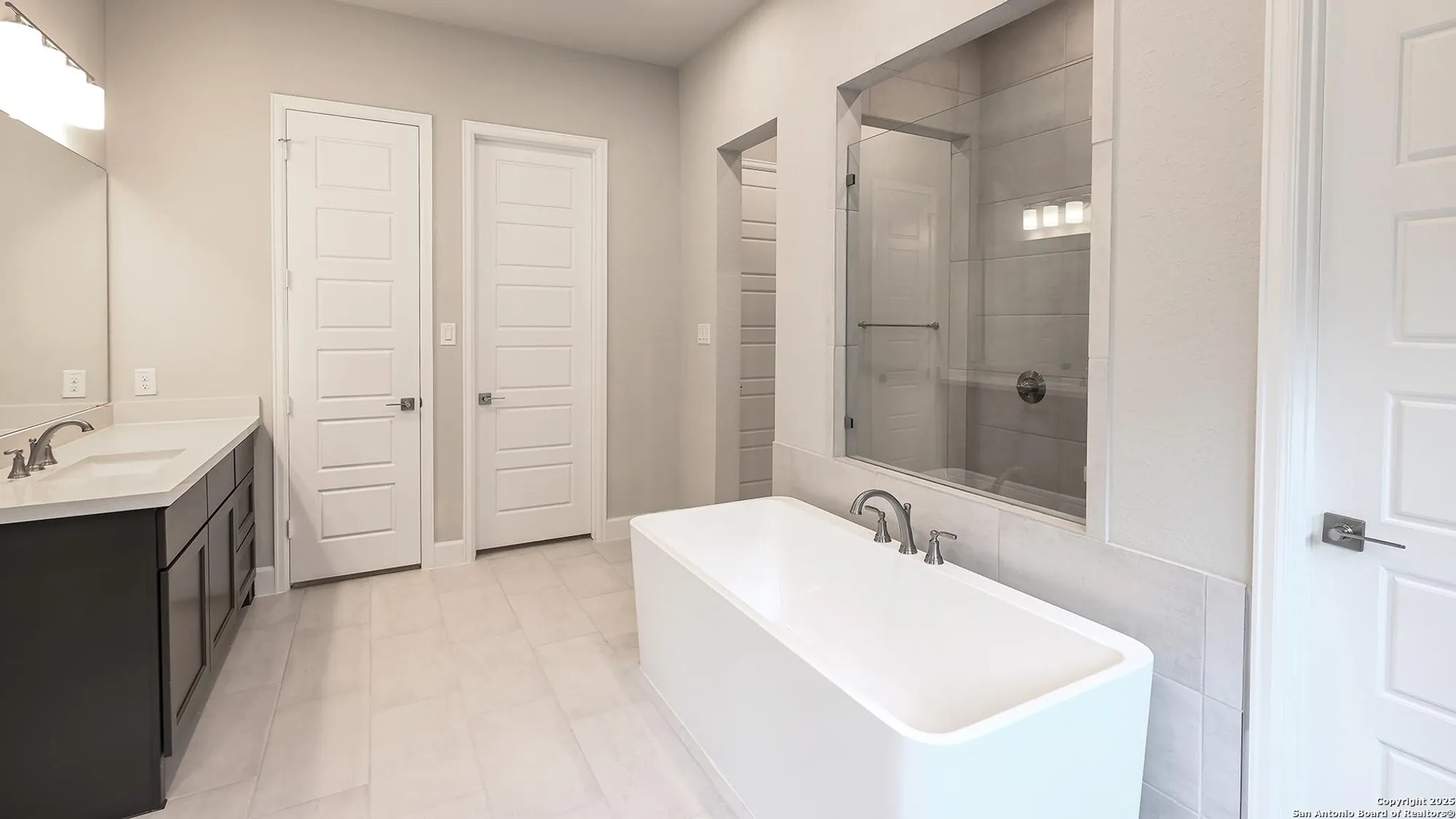 Property Slideshow image 16 of 23 | 2228 sur ave, New Braunfels, TX, 78132