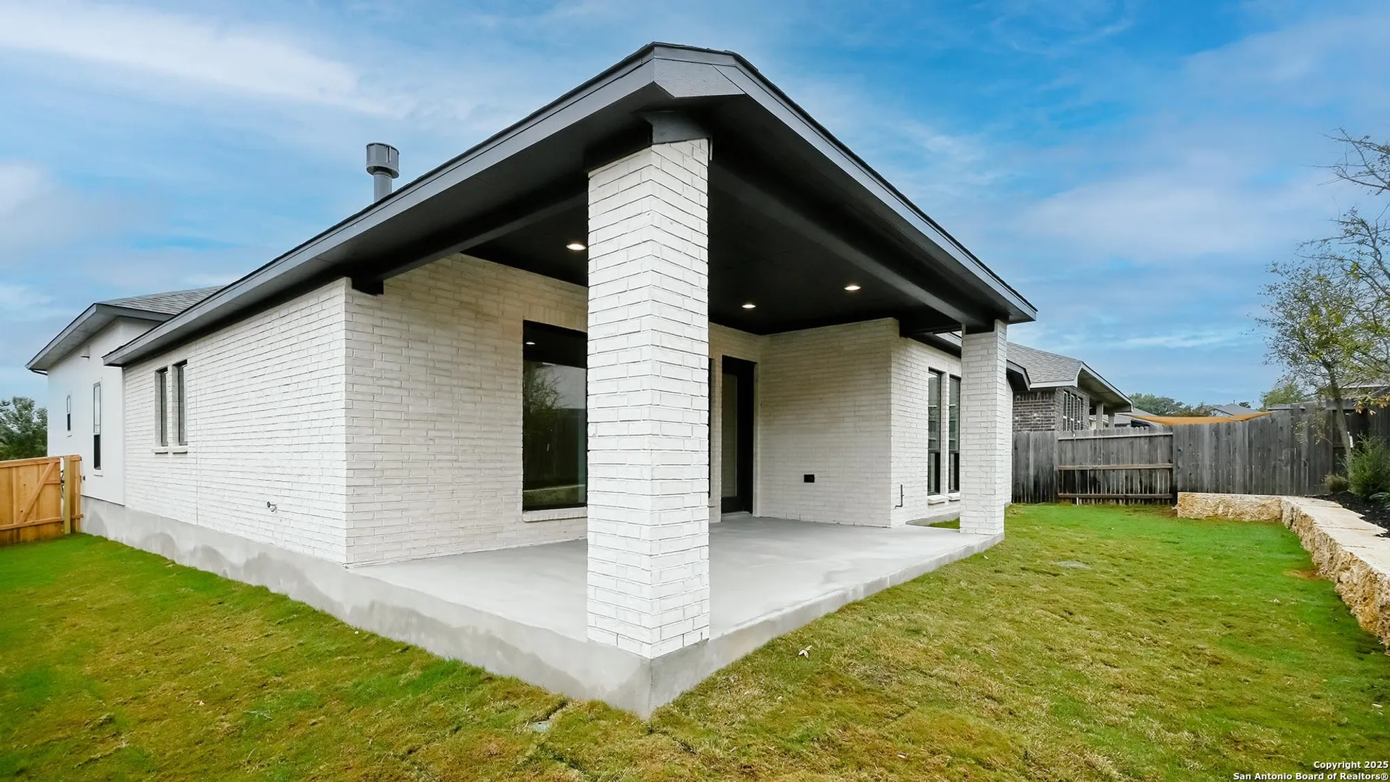 Property Slideshow image 19 of 23 | 2228 sur ave, New Braunfels, TX, 78132