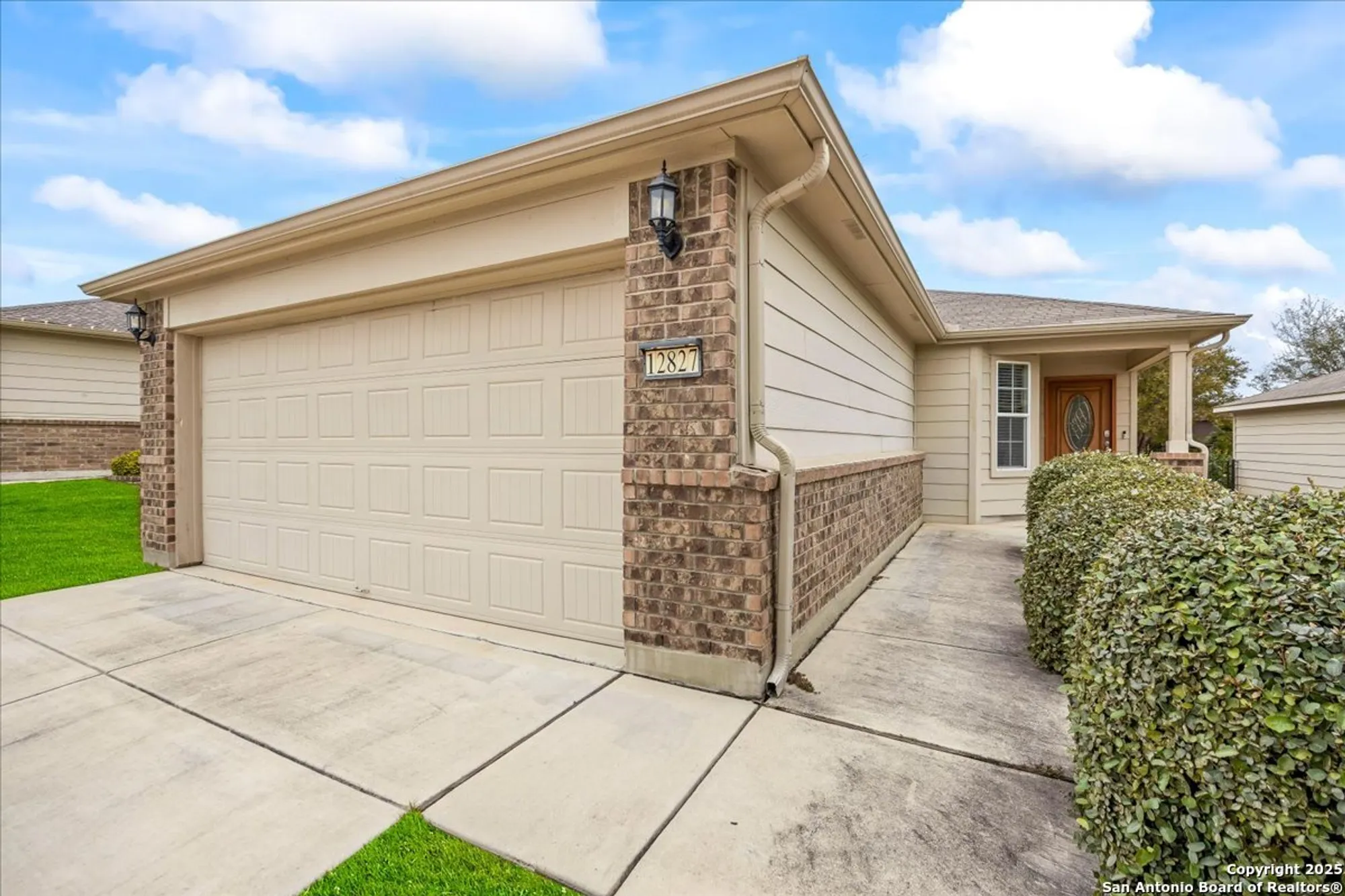 Property Slideshow image 5 of 38 | 12827 pronghorn oak, San Antonio, TX, 78253