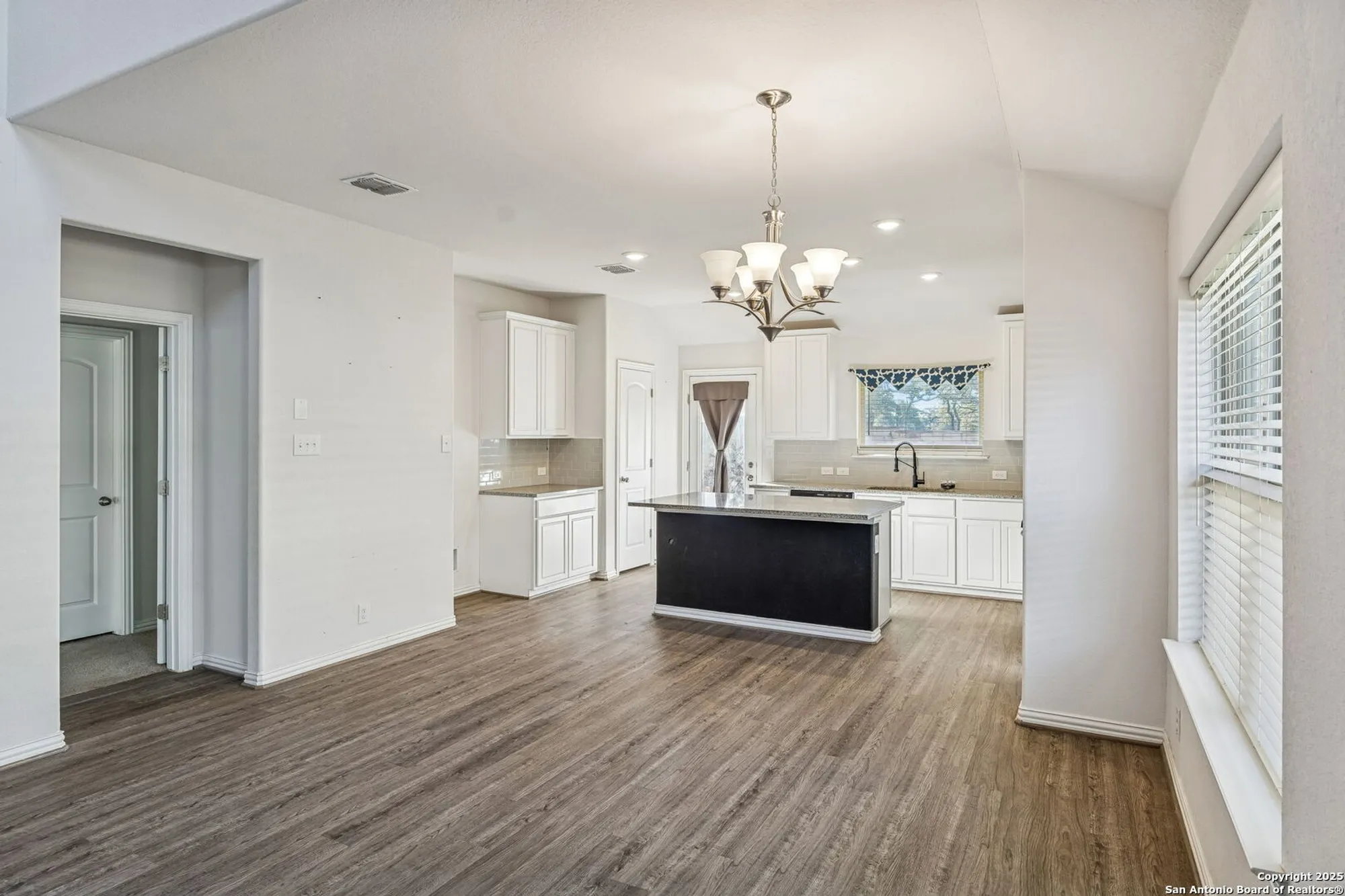 Property Slideshow image 4 of 29 | 629 jaboncillo st, New Braunfels, TX, 78132