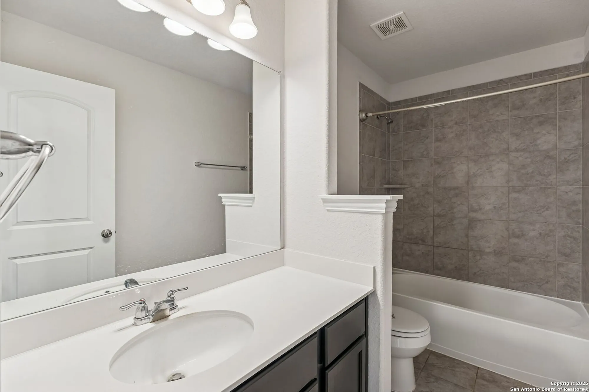 Property Slideshow image 17 of 29 | 629 jaboncillo st, New Braunfels, TX, 78132