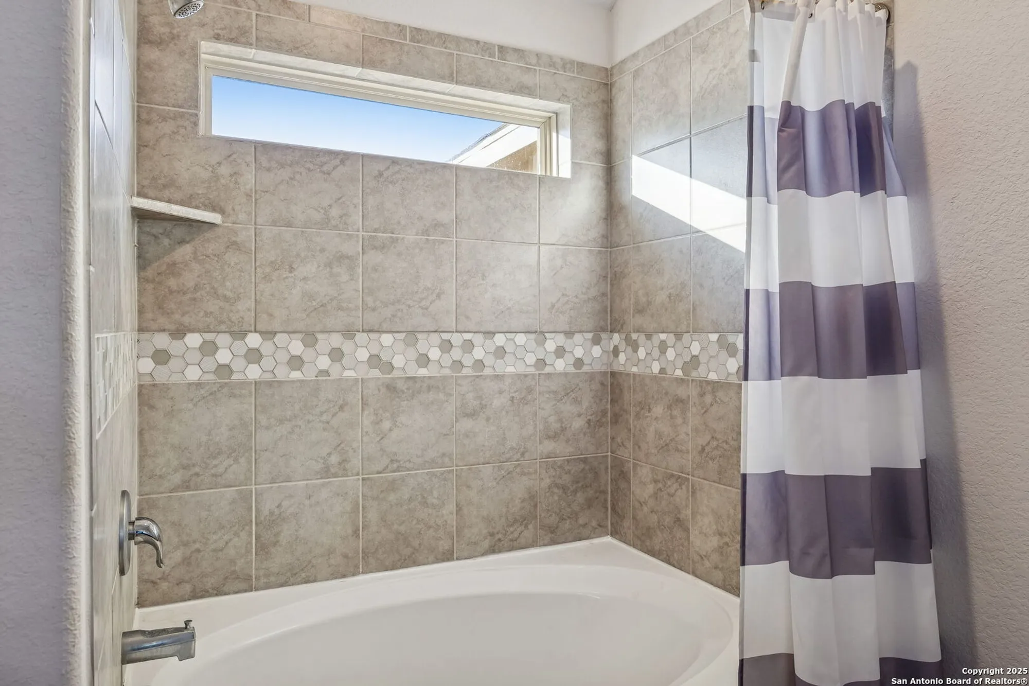 Property Slideshow image 21 of 29 | 629 jaboncillo st, New Braunfels, TX, 78132