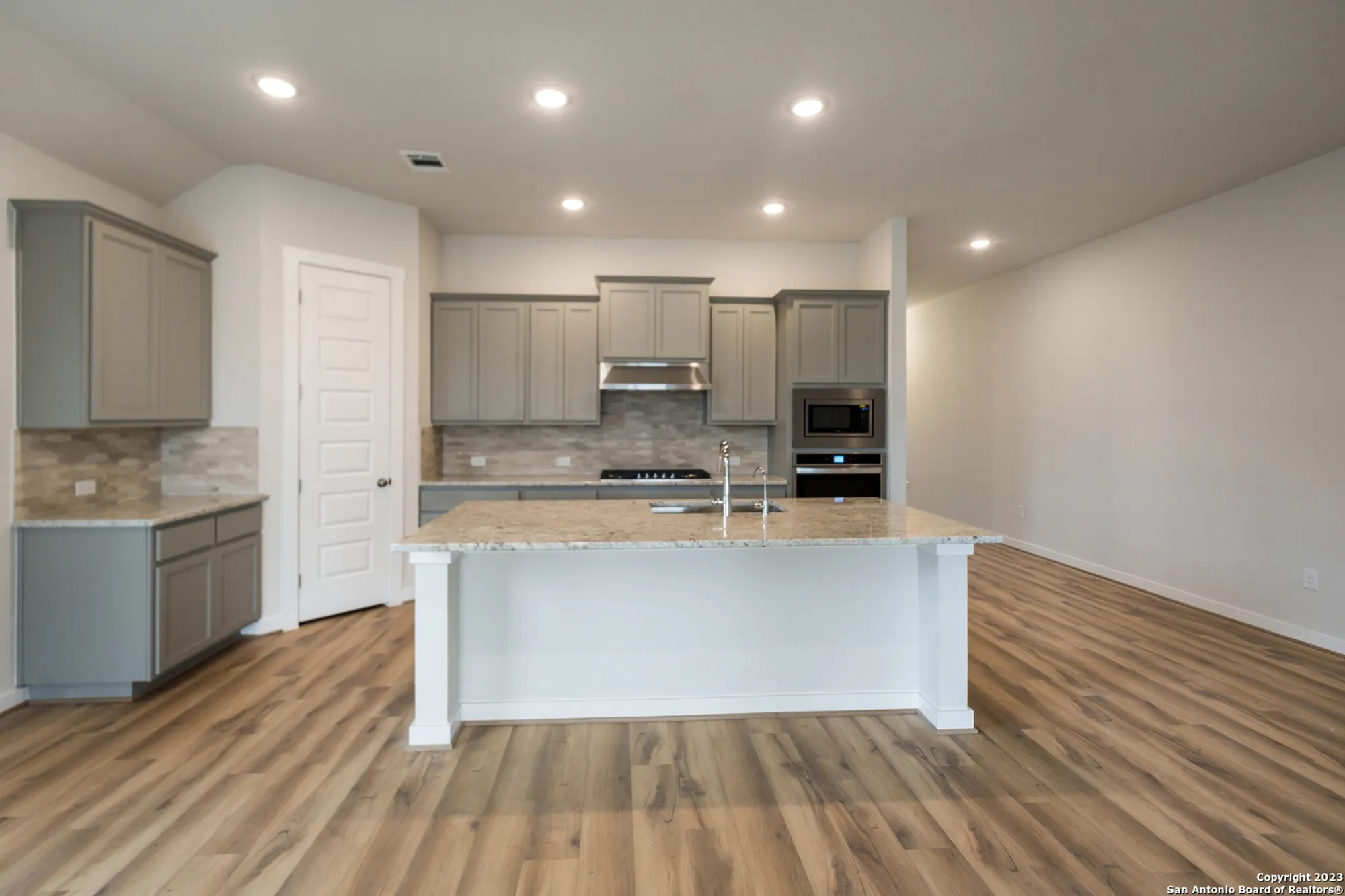 Property Slideshow image 16 of 31 | 593 tobacco pass, New Braunfels, TX, 78132