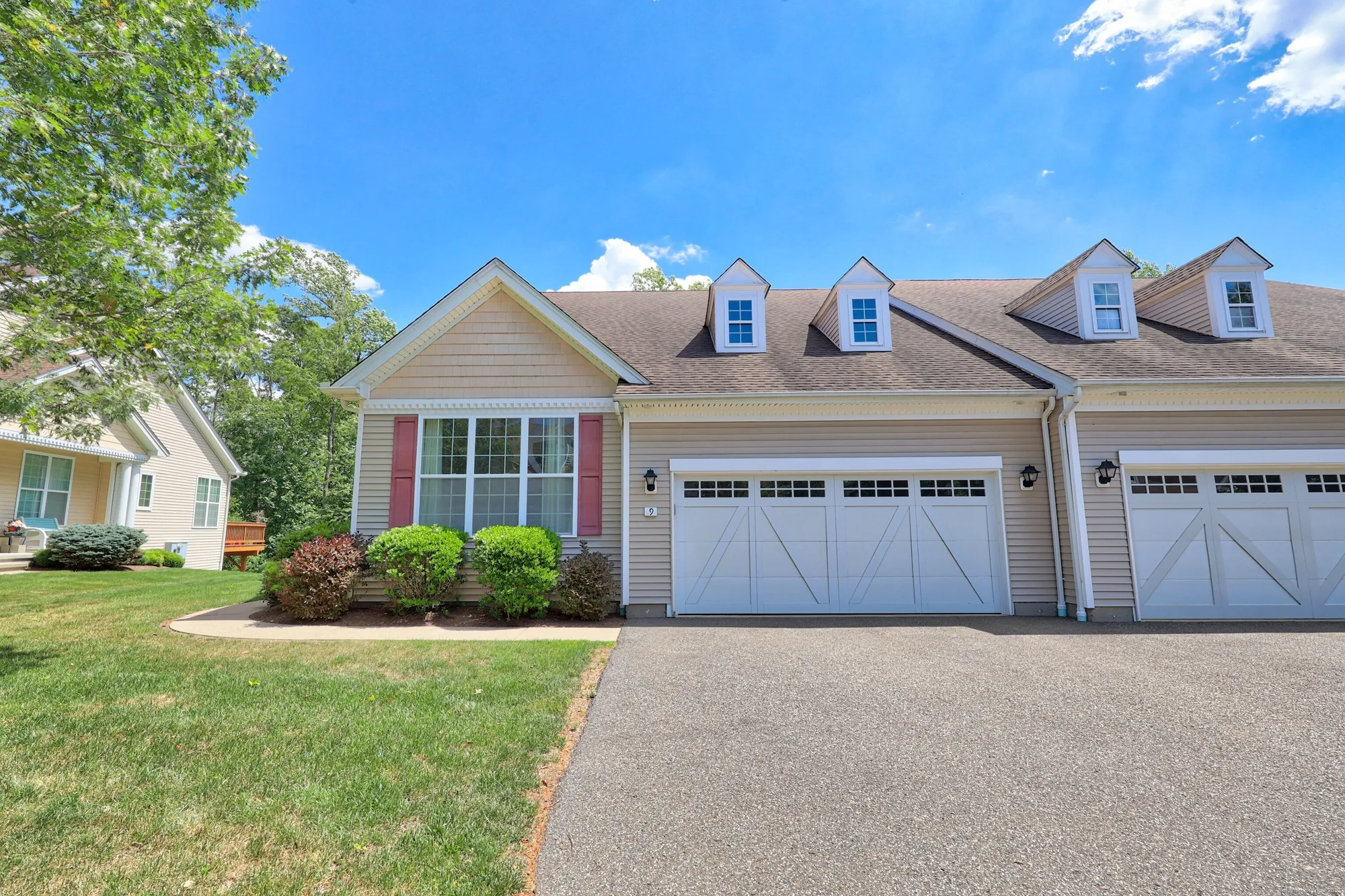 Property Slideshow image 4 of 39 | 9 lilac ln # 9, Prospect, CT, 06712