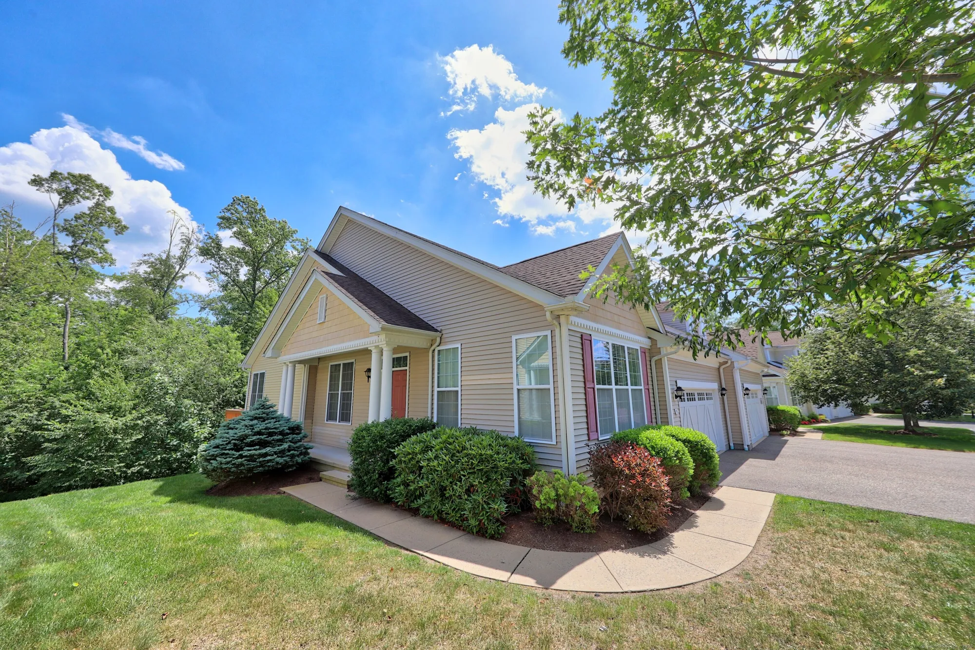 Property Slideshow image 6 of 39 | 9 lilac ln # 9, Prospect, CT, 06712