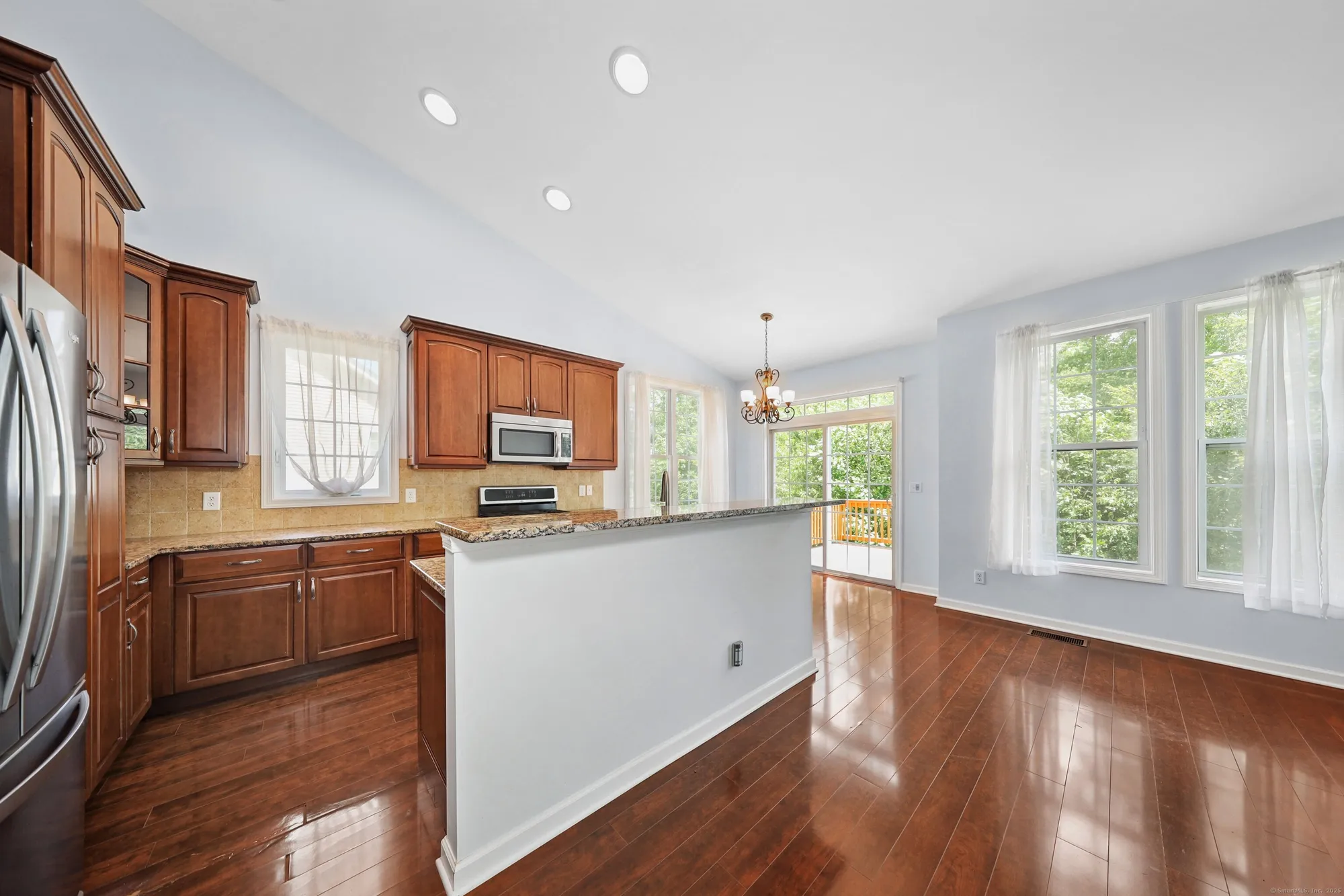 Property Slideshow image 9 of 39 | 9 lilac ln # 9, Prospect, CT, 06712