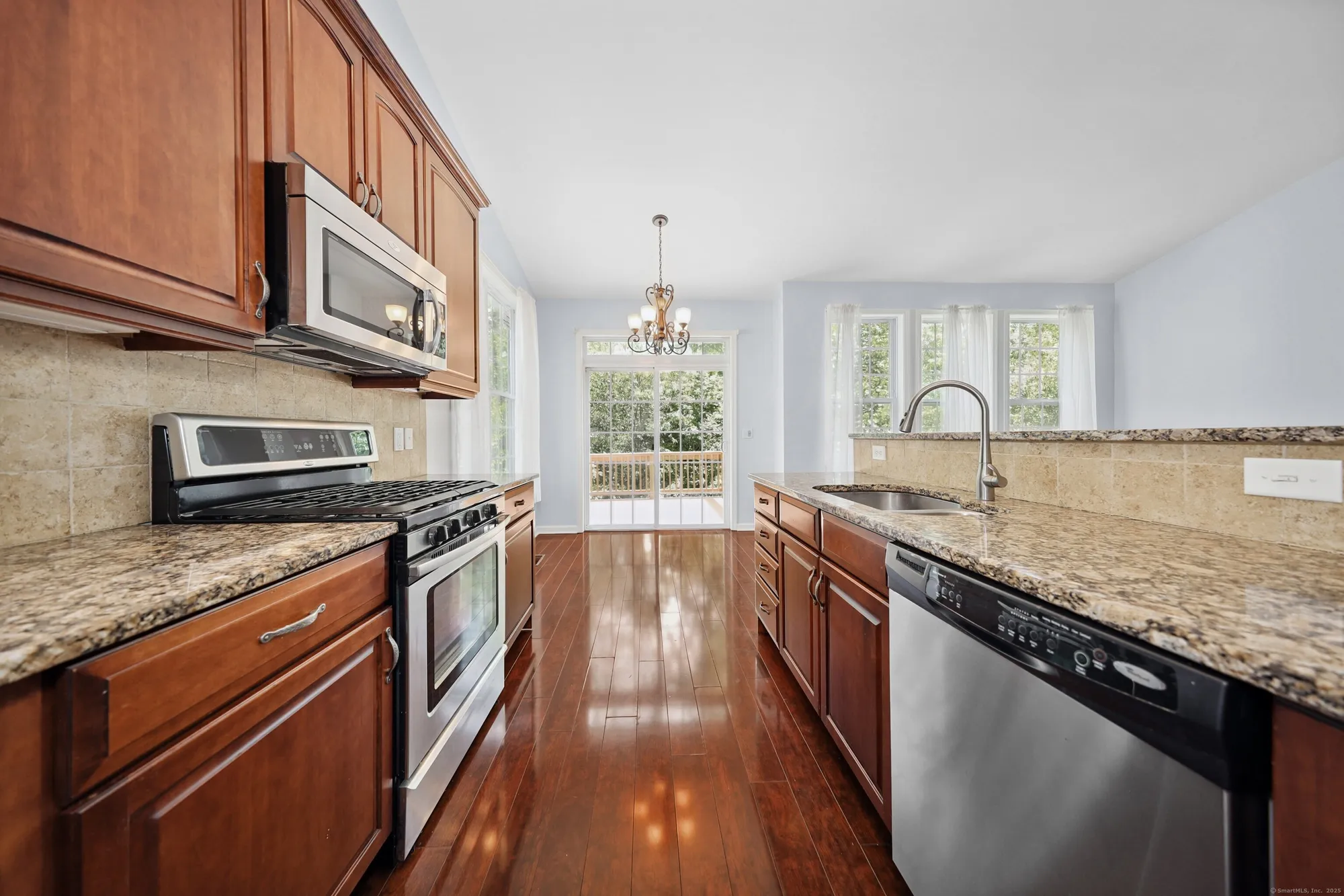 Property Slideshow image 16 of 39 | 9 lilac ln # 9, Prospect, CT, 06712