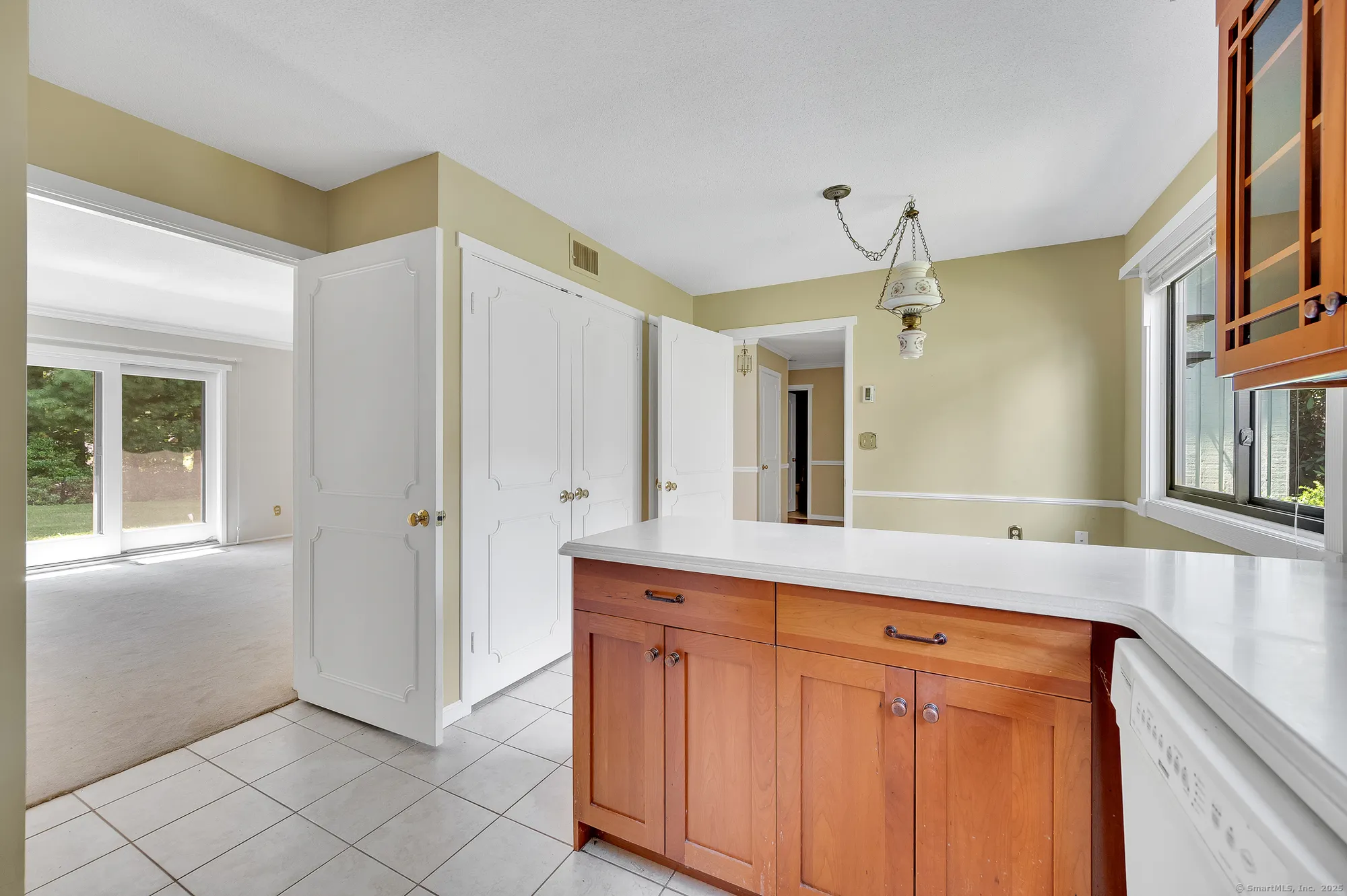 Property Slideshow image 9 of 34 | 999 heritage vlg b, Southbury, CT, 06488