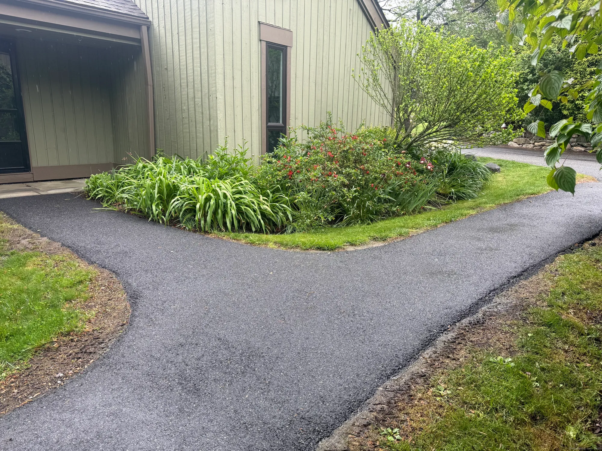 Property Slideshow image 5 of 25 | 740 heritage vlg b, Southbury, CT, 06488