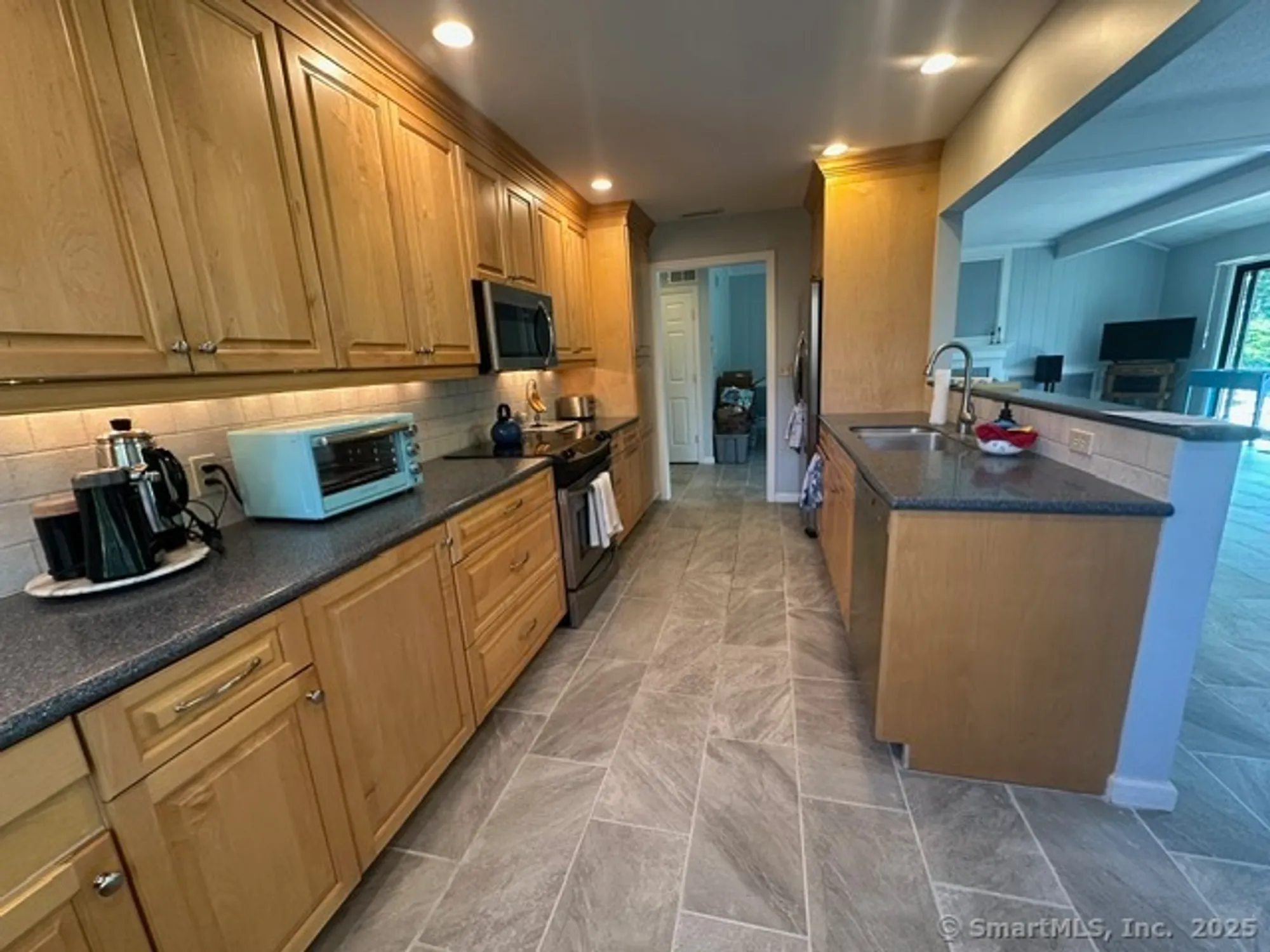 Property Slideshow image 4 of 21 | 859 heritage vlg b, Southbury, CT, 06488