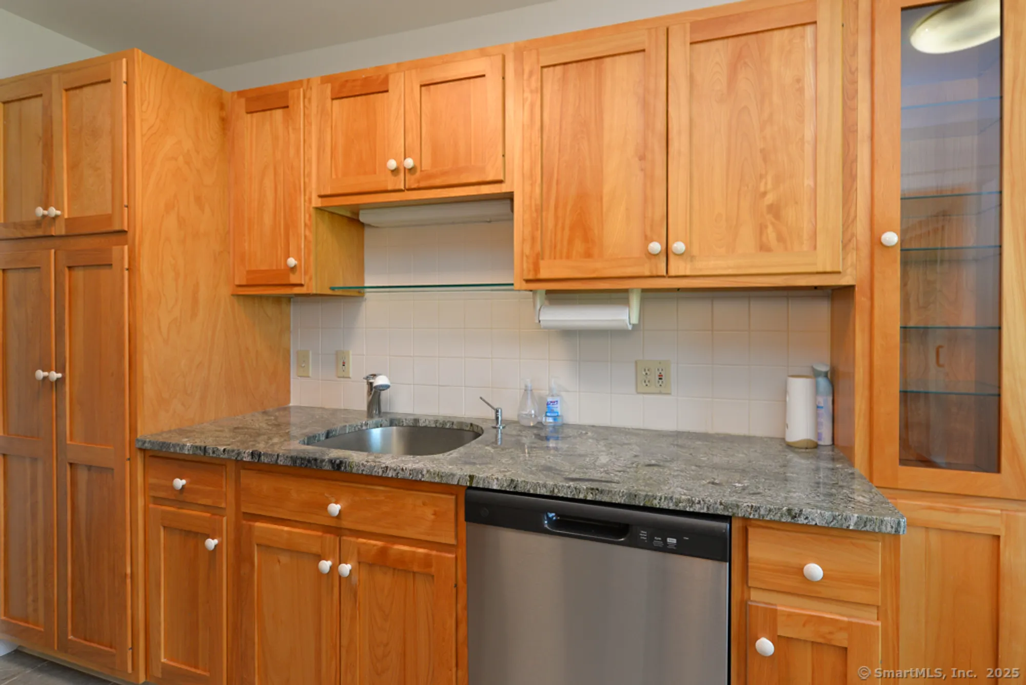 Property Slideshow image 7 of 17 | 419 heritage vlg b, Southbury, CT, 06488