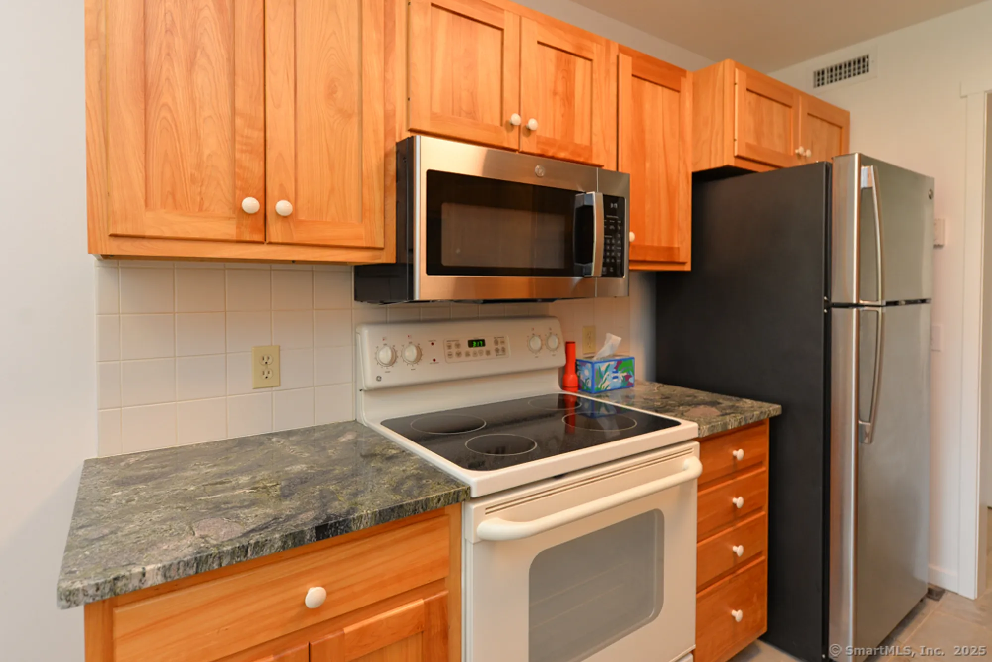 Property Slideshow image 6 of 17 | 419 heritage vlg b, Southbury, CT, 06488