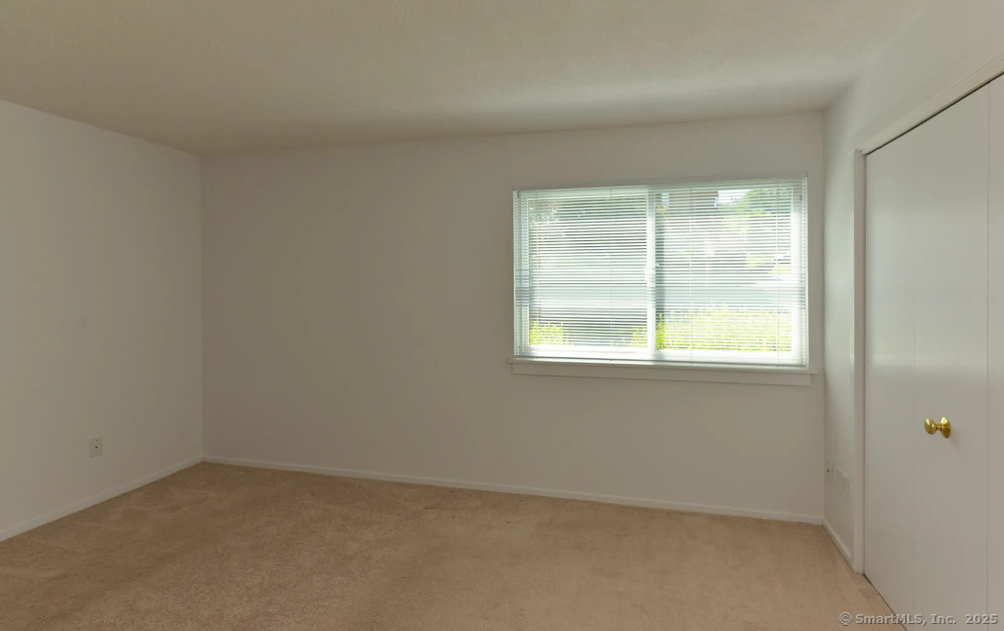 Property Slideshow image 8 of 17 | 419 heritage vlg b, Southbury, CT, 06488