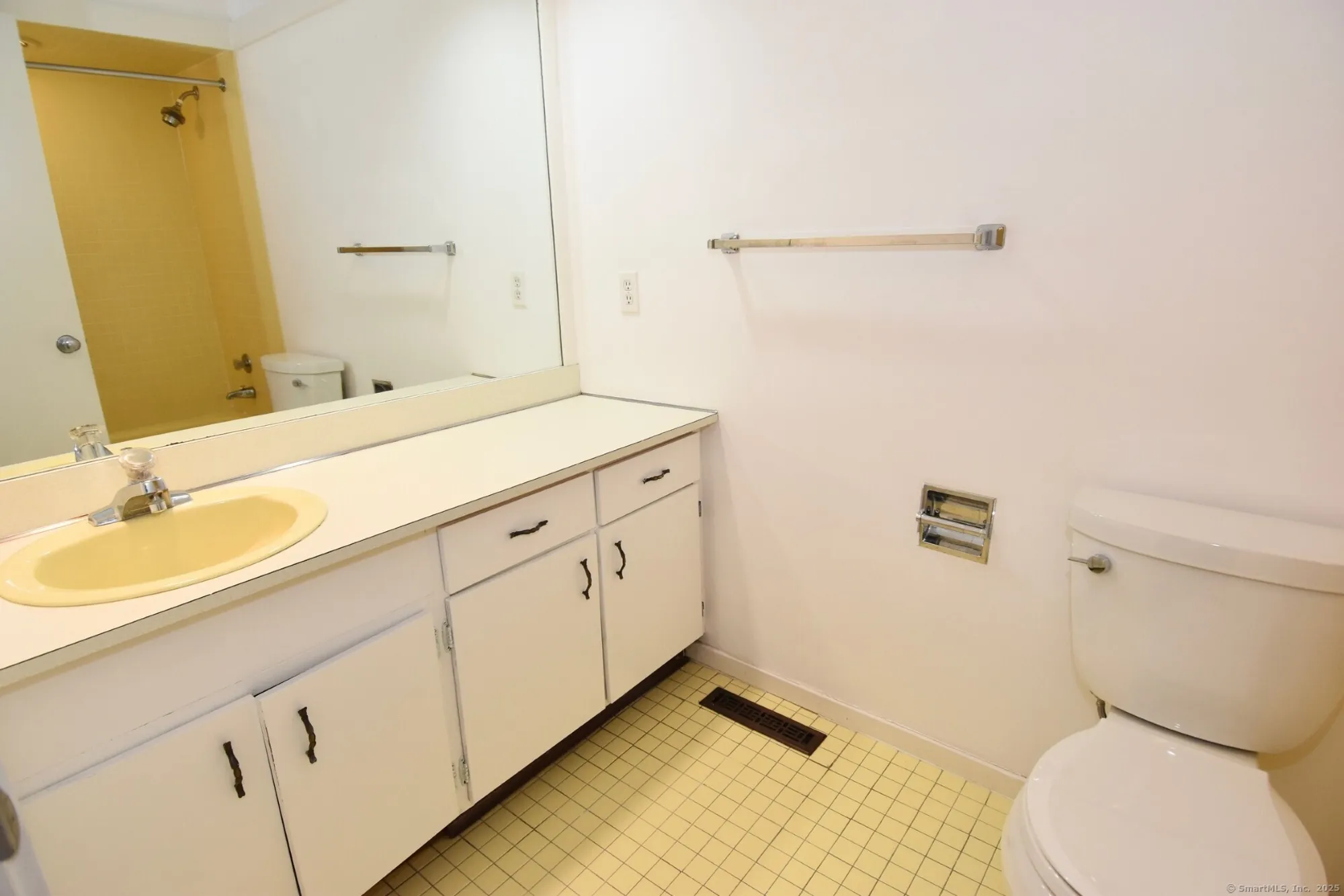 Property Slideshow image 18 of 18 | 132 heritage vlg a, Southbury, CT, 06488