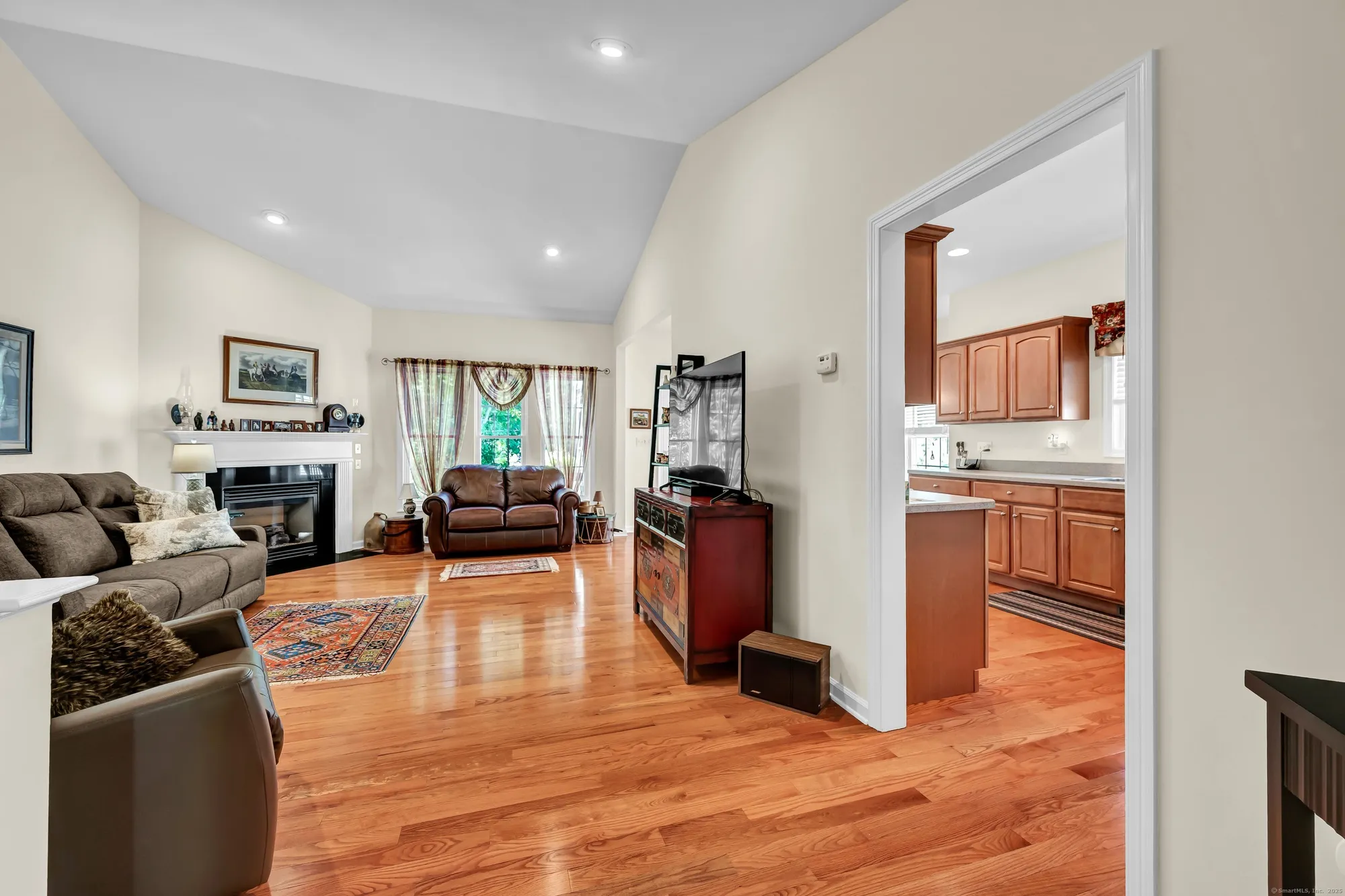 Property Slideshow image 12 of 30 | 106 country club dr # 106, Oxford, CT, 06478