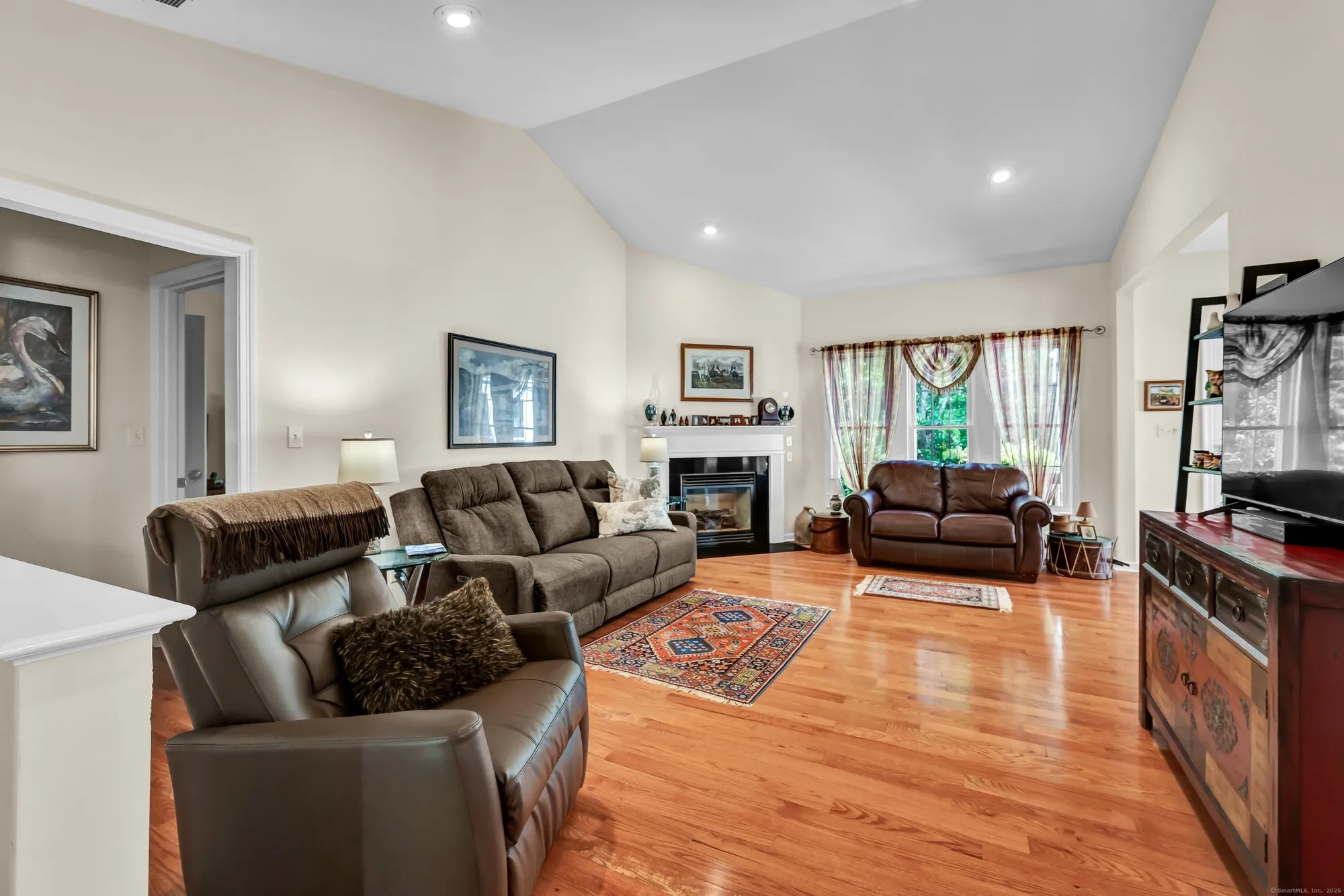 Property Slideshow image 13 of 30 | 106 country club dr # 106, Oxford, CT, 06478