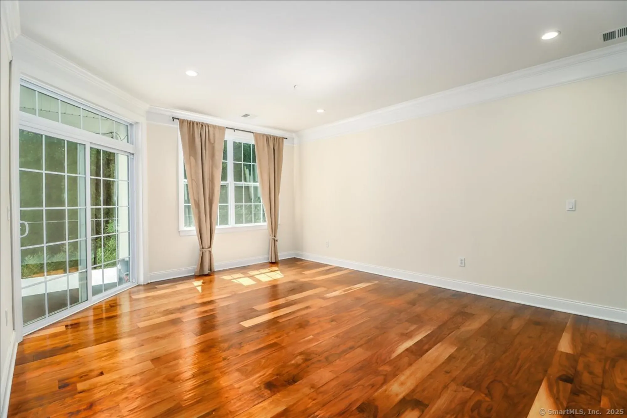 Property Slideshow image 9 of 40 | 603 brookside ct # 603, Newtown, CT, 06470