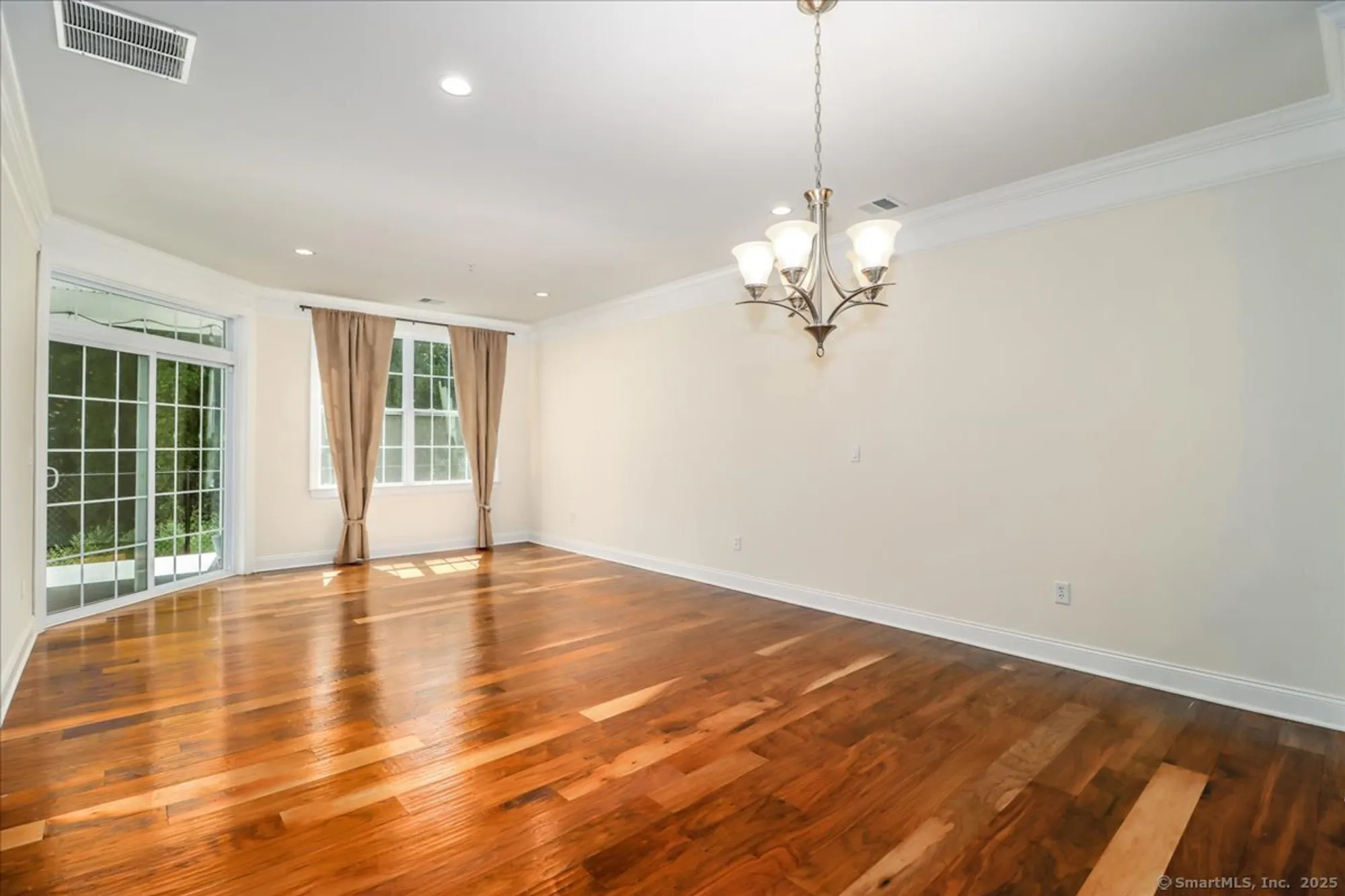 Property Slideshow image 11 of 40 | 603 brookside ct # 603, Newtown, CT, 06470