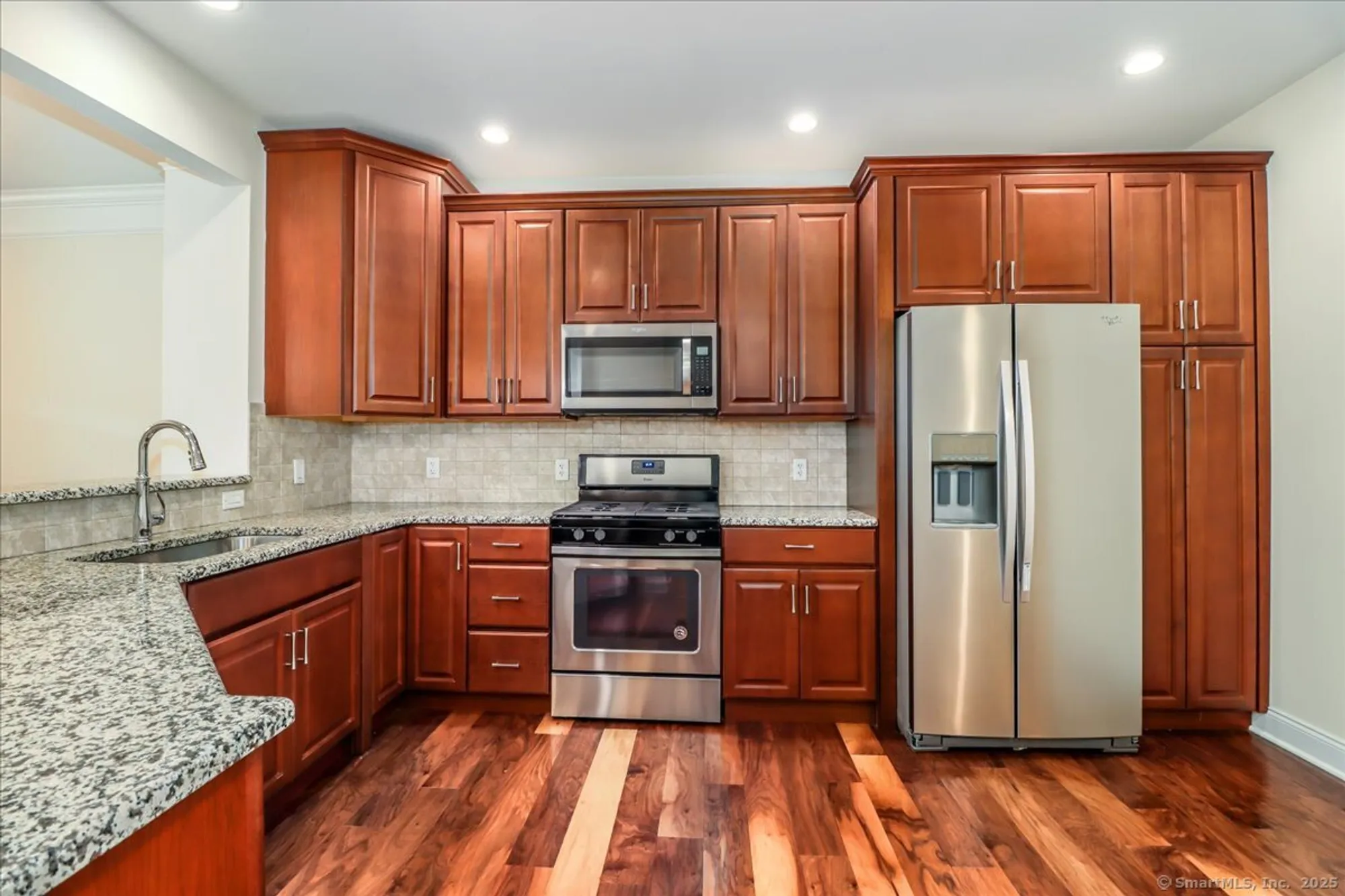 Property Slideshow image 4 of 40 | 603 brookside ct # 603, Newtown, CT, 06470