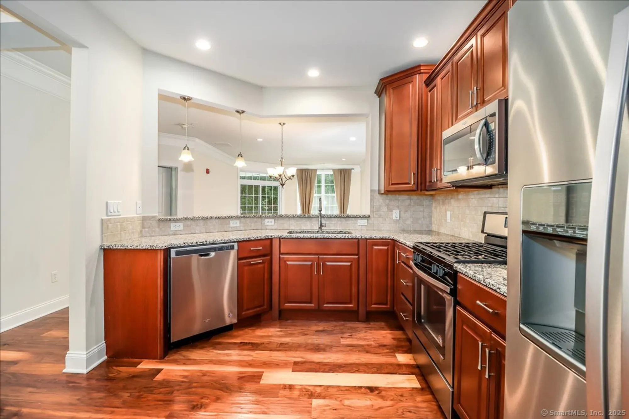 Property Slideshow image 6 of 40 | 603 brookside ct # 603, Newtown, CT, 06470