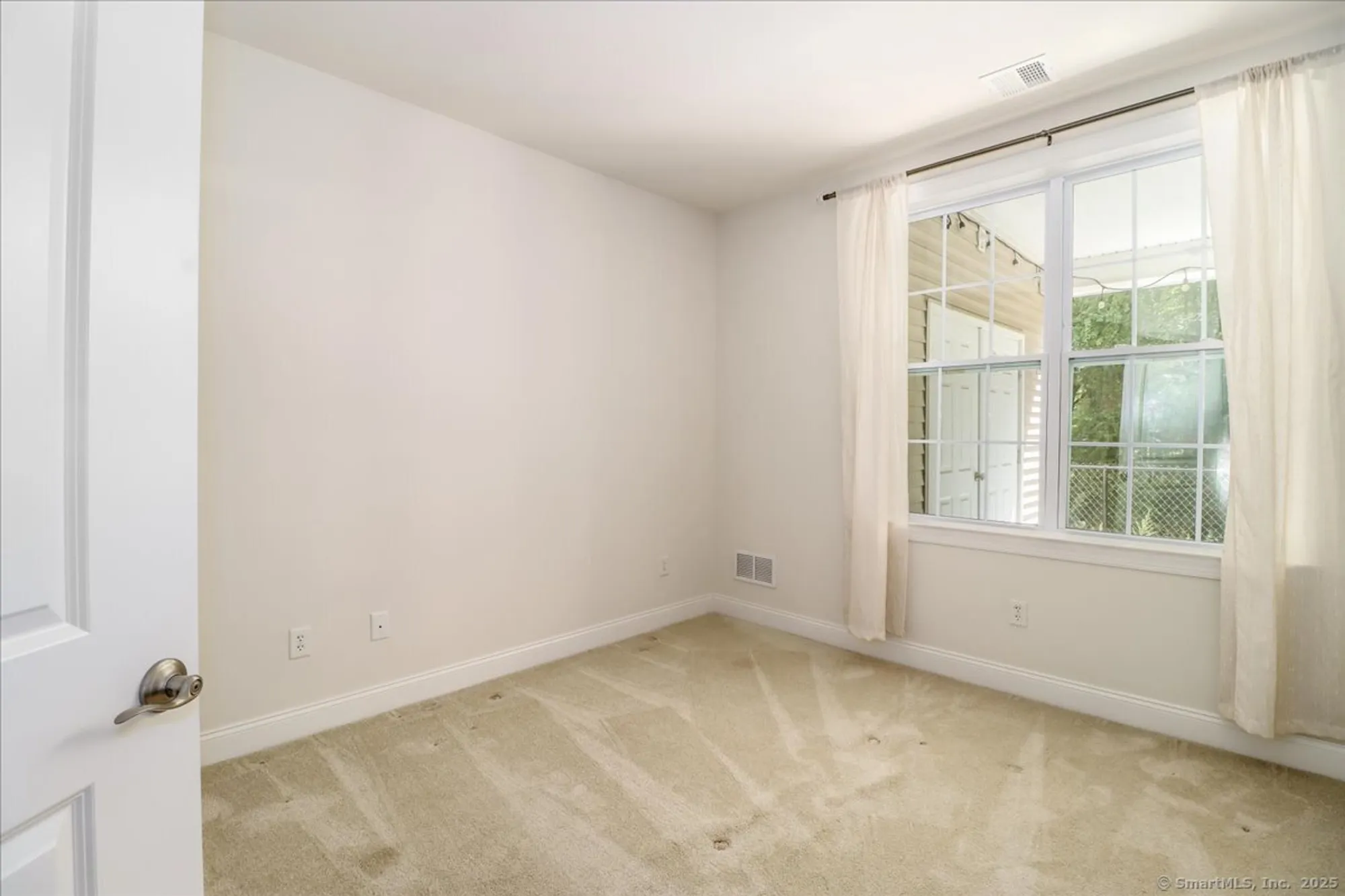 Property Slideshow image 15 of 40 | 603 brookside ct # 603, Newtown, CT, 06470