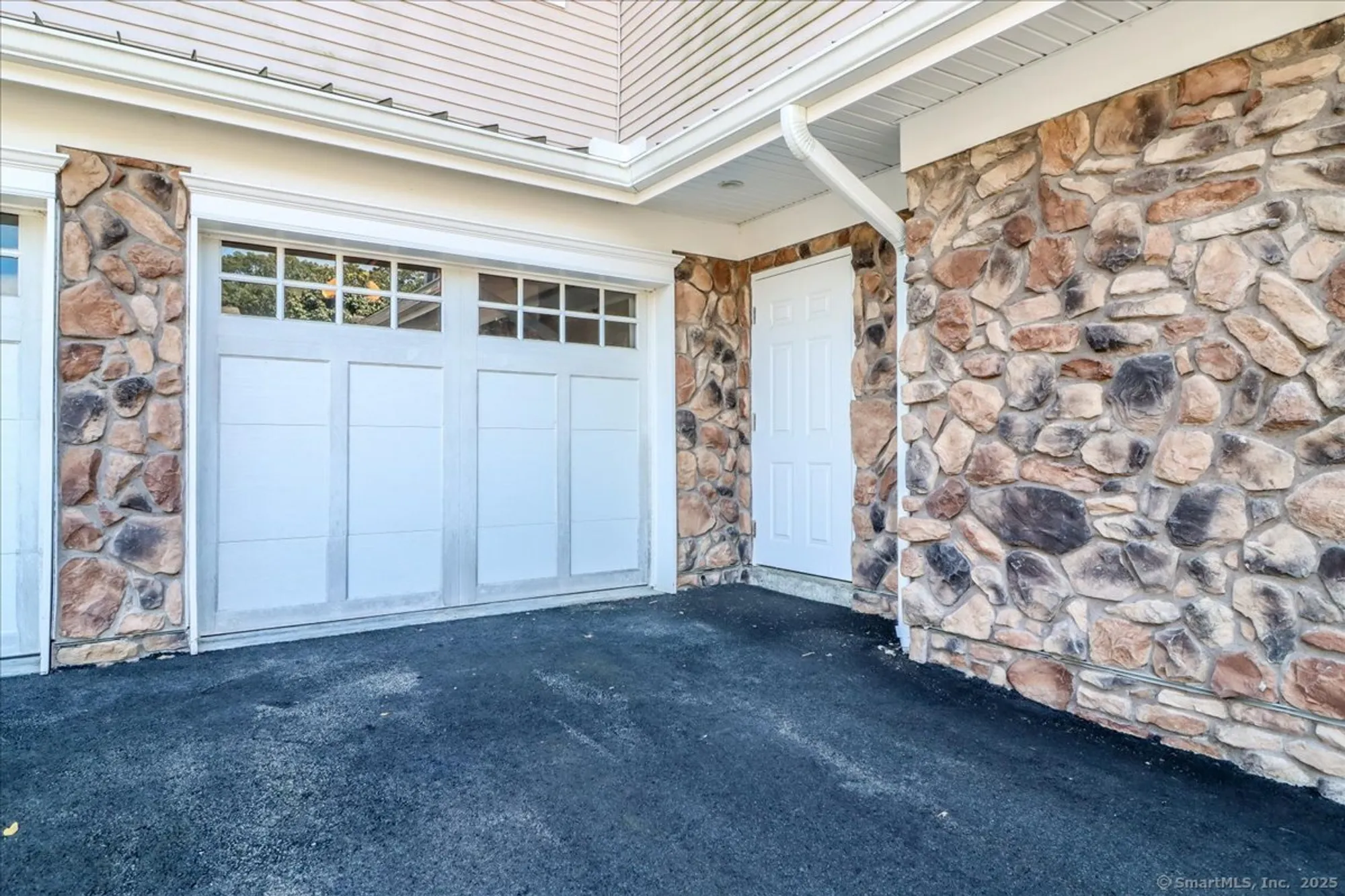 Property Slideshow image 30 of 40 | 603 brookside ct # 603, Newtown, CT, 06470