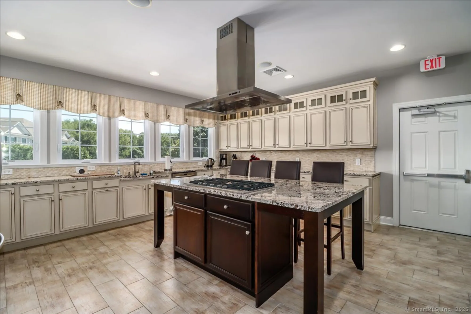 Property Slideshow image 34 of 40 | 603 brookside ct # 603, Newtown, CT, 06470