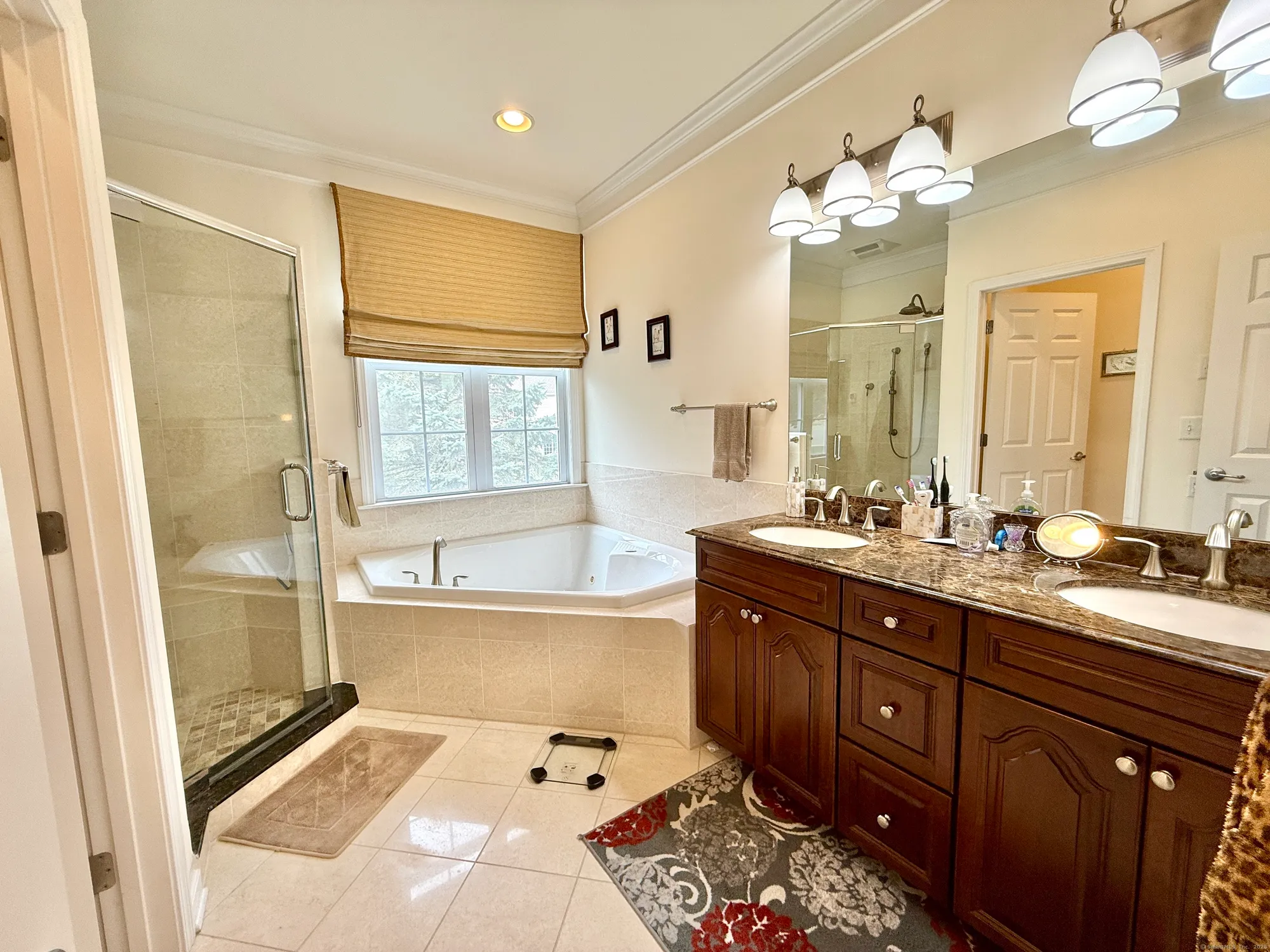 Property Slideshow image 25 of 40 | 18 fieldstone ln # 18, Beacon Falls, CT, 06403