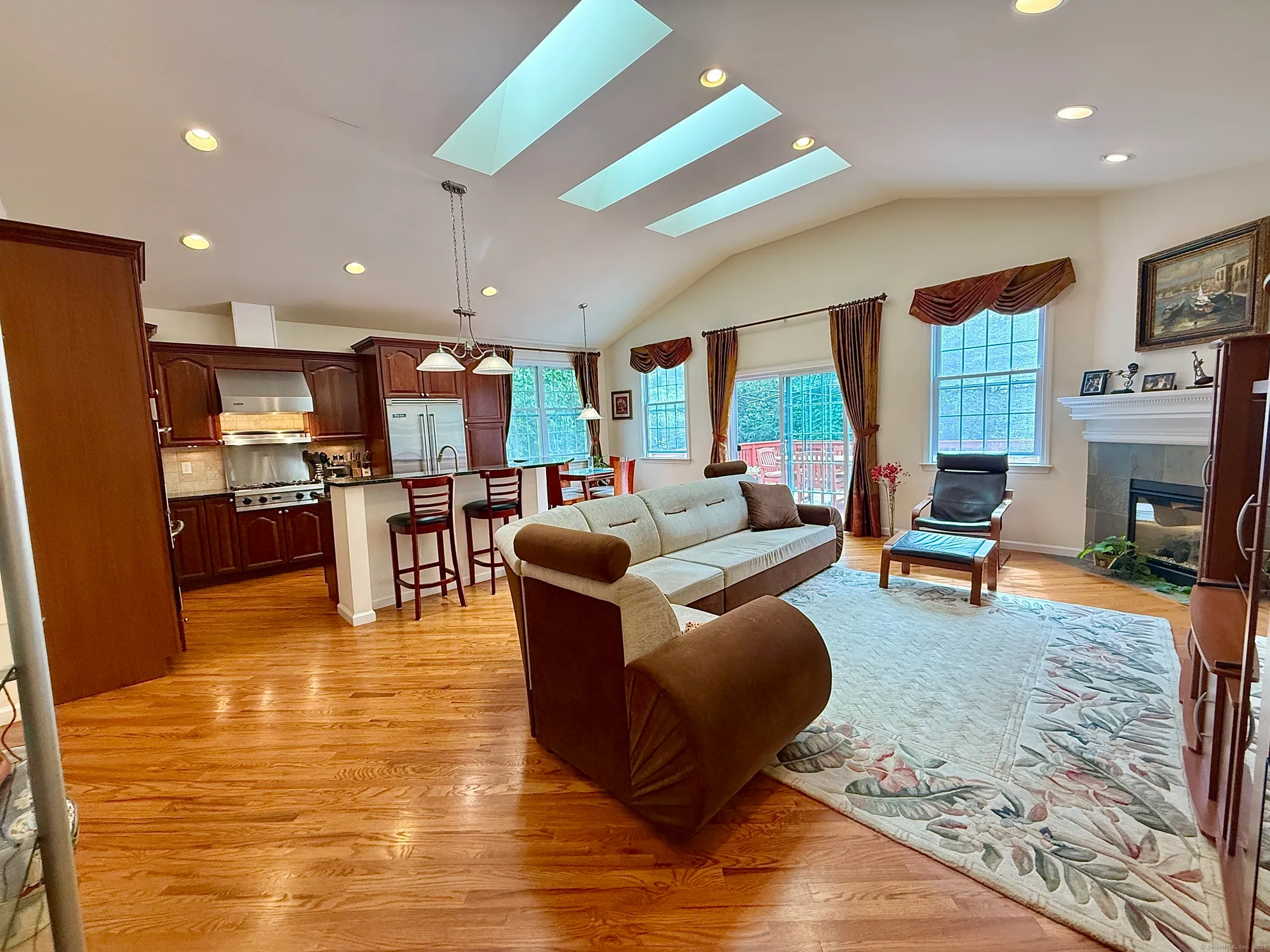 Property Slideshow image 13 of 40 | 18 fieldstone ln # 18, Beacon Falls, CT, 06403