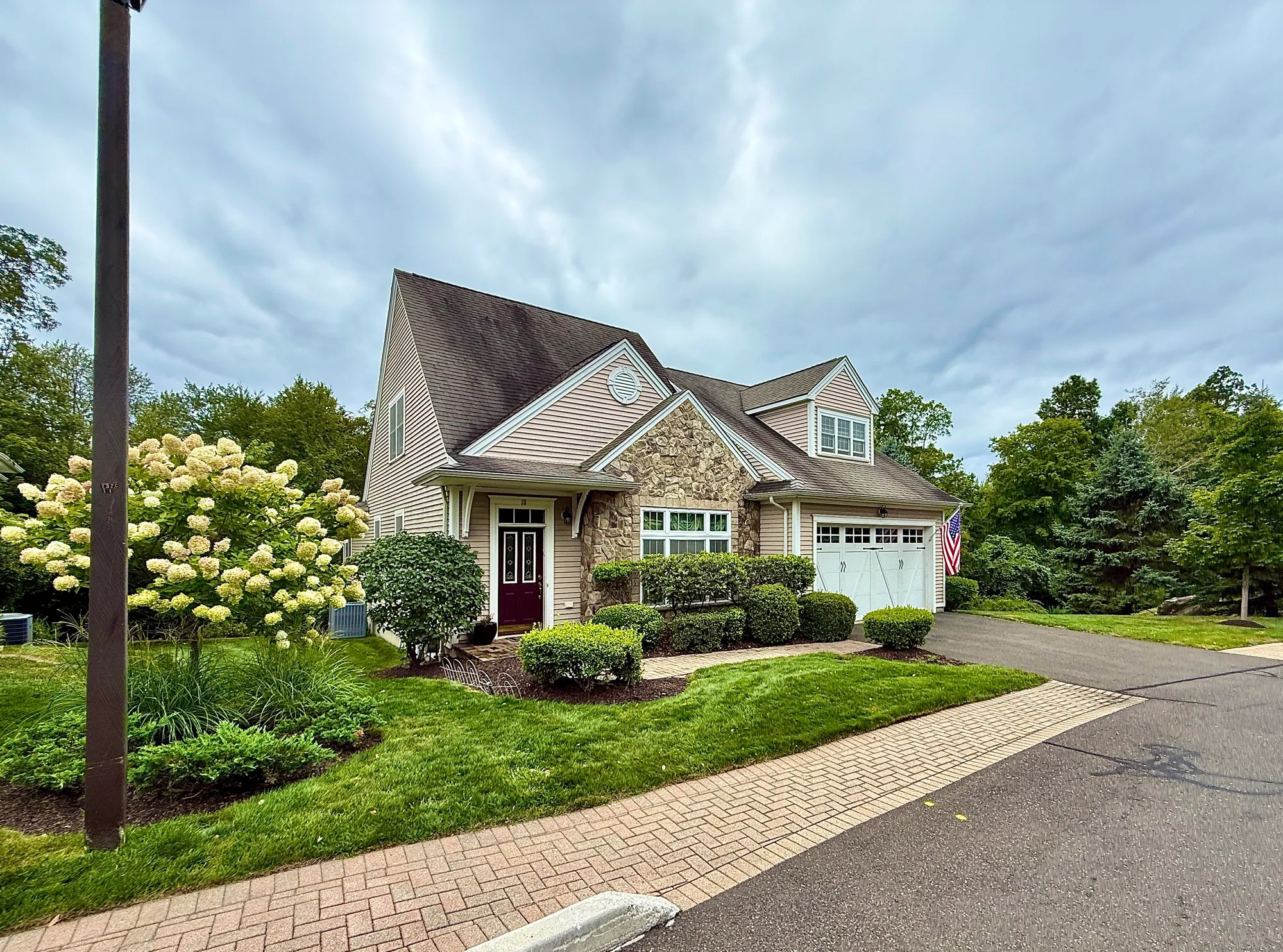 Property Slideshow image 1 of 40 | 18 fieldstone ln # 18, Beacon Falls, CT, 06403