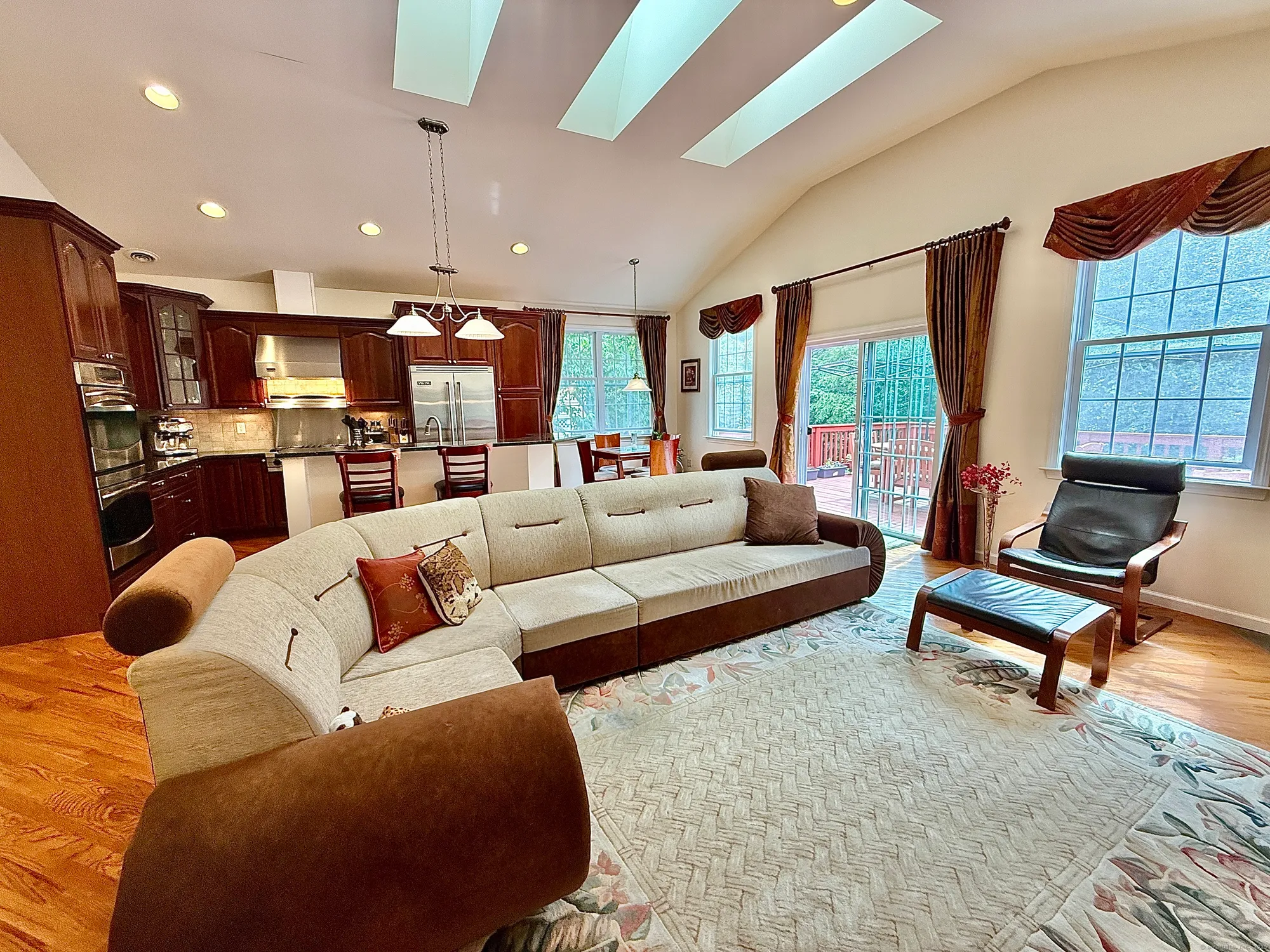 Property Slideshow image 14 of 40 | 18 fieldstone ln # 18, Beacon Falls, CT, 06403