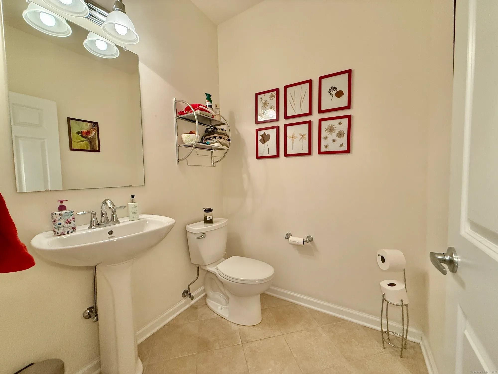 Property Slideshow image 29 of 40 | 18 fieldstone ln # 18, Beacon Falls, CT, 06403