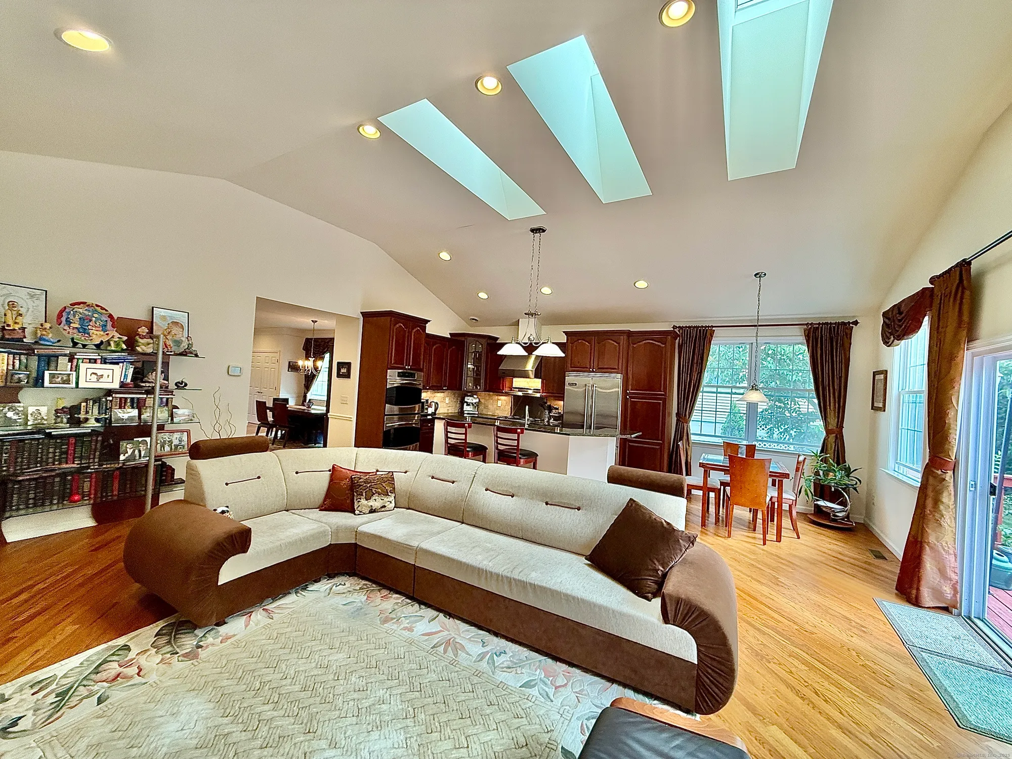 Property Slideshow image 15 of 40 | 18 fieldstone ln # 18, Beacon Falls, CT, 06403