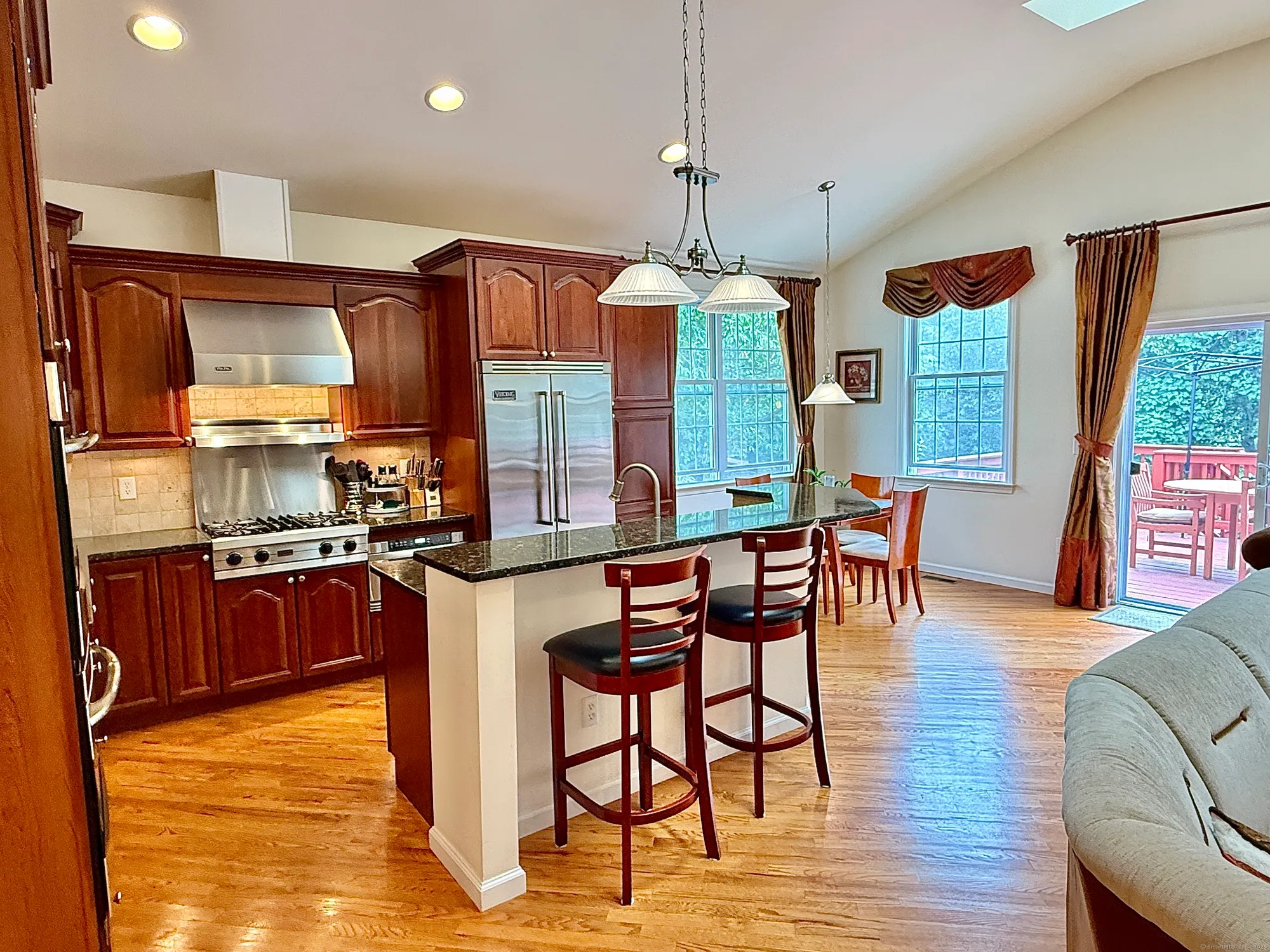 Property Slideshow image 18 of 40 | 18 fieldstone ln # 18, Beacon Falls, CT, 06403