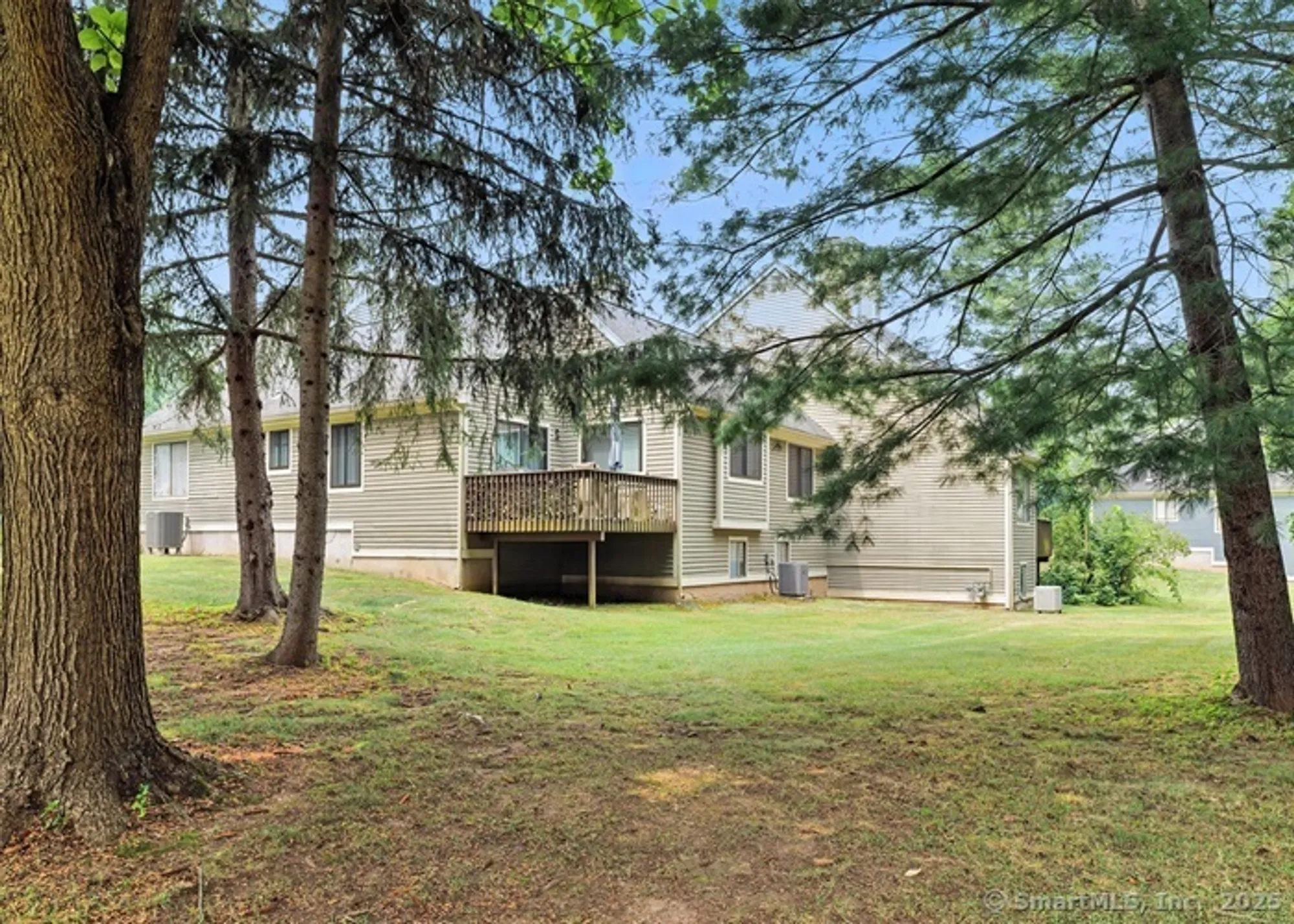 Property Slideshow image 3 of 19 | 6 wild rose ct # 6, Bloomfield, CT, 06002