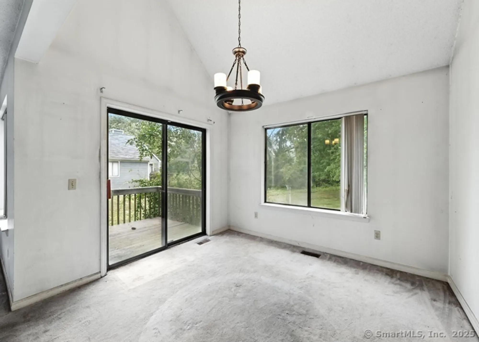 Property Slideshow image 4 of 19 | 6 wild rose ct # 6, Bloomfield, CT, 06002