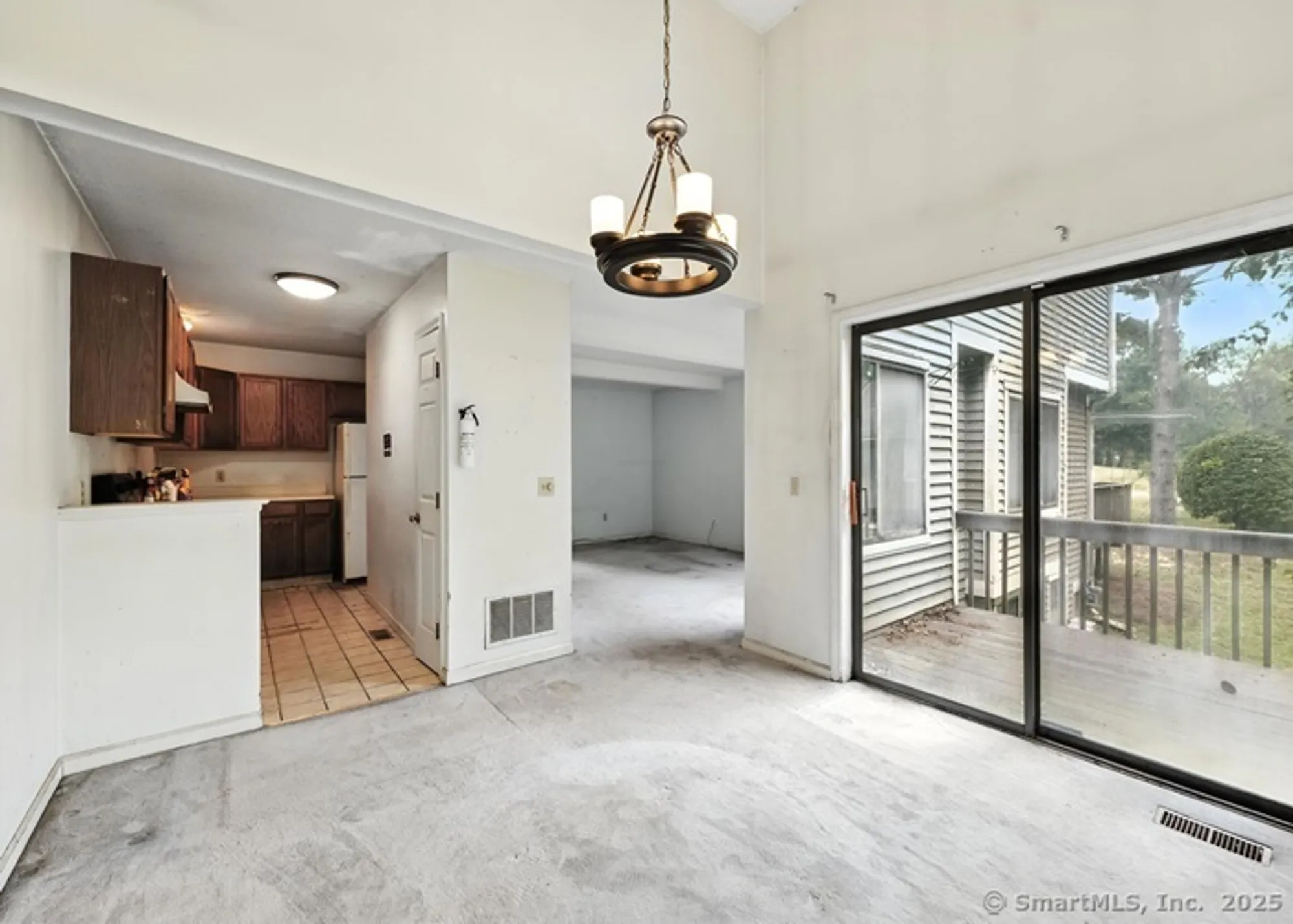 Property Slideshow image 7 of 19 | 6 wild rose ct # 6, Bloomfield, CT, 06002