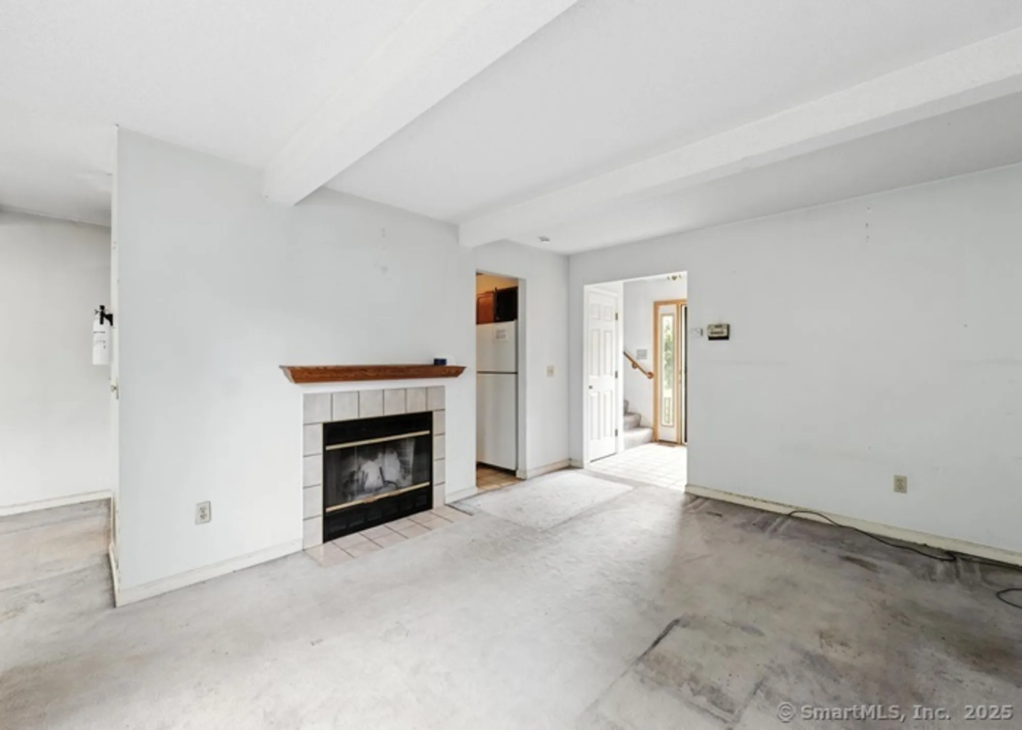 Property Slideshow image 8 of 19 | 6 wild rose ct # 6, Bloomfield, CT, 06002