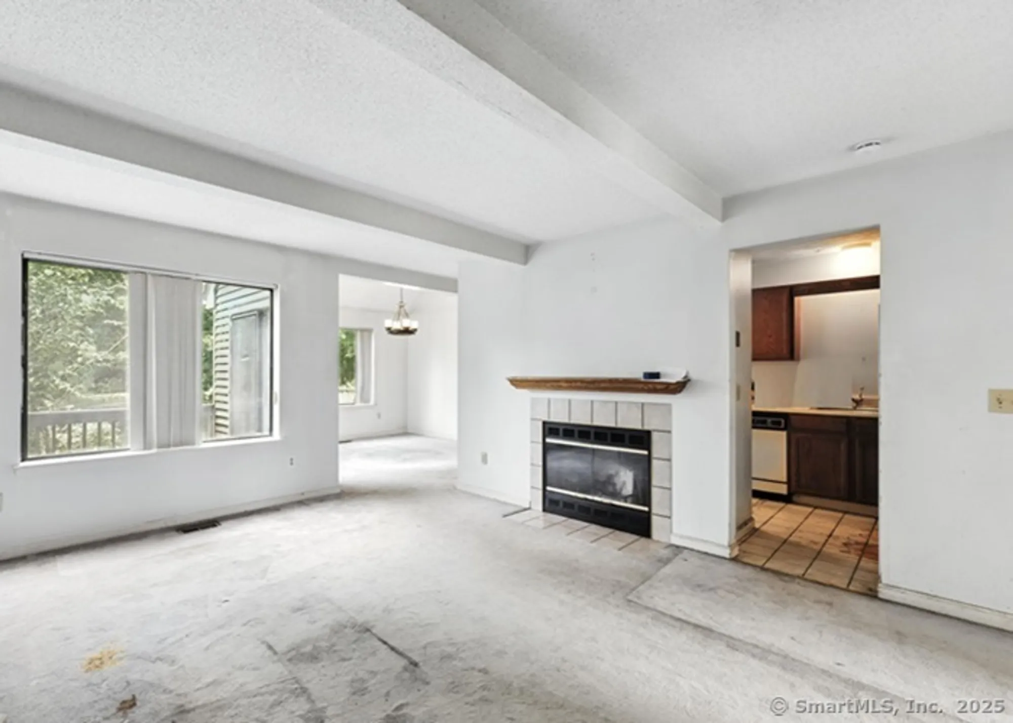 Property Slideshow image 9 of 19 | 6 wild rose ct # 6, Bloomfield, CT, 06002