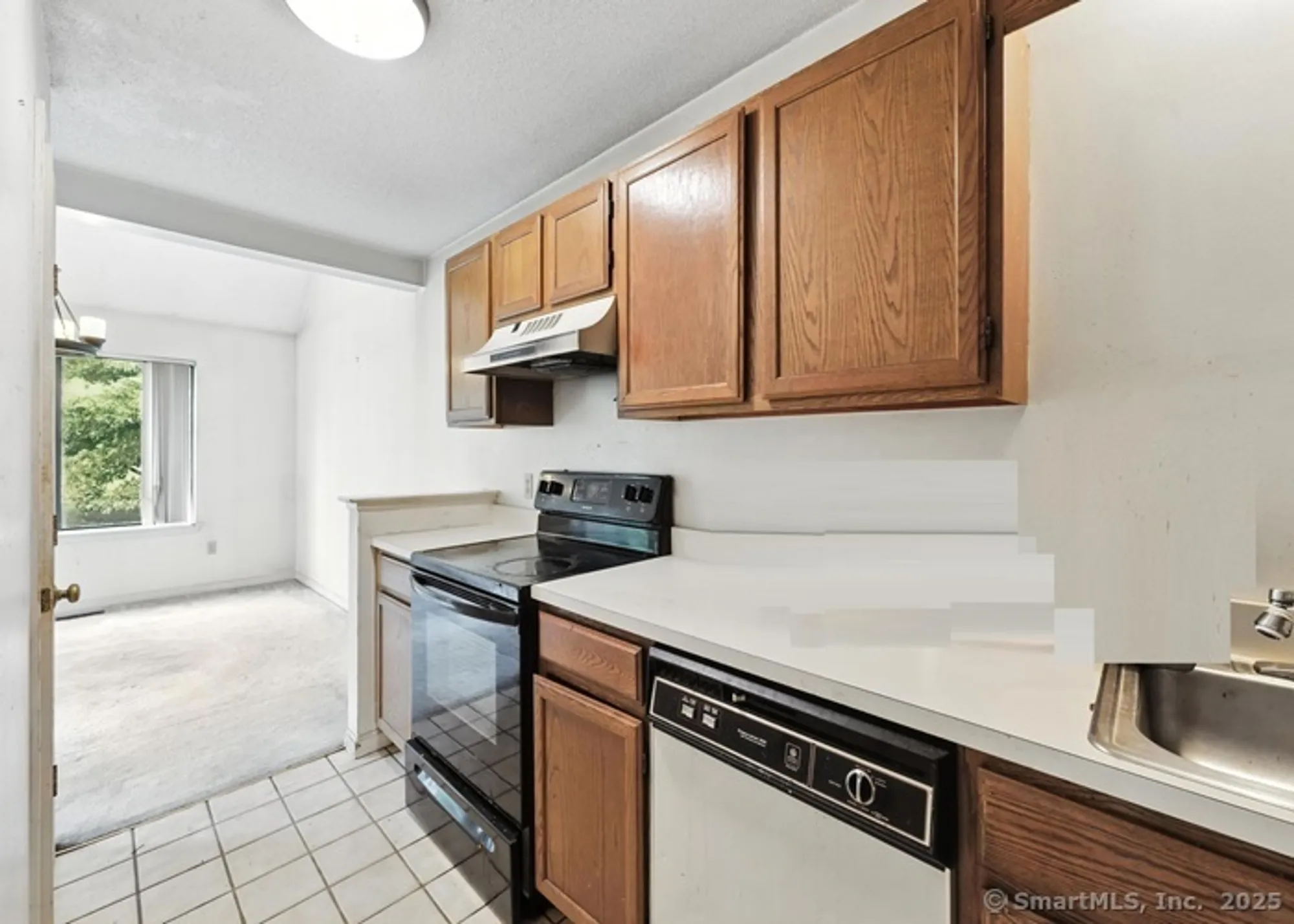 Property Slideshow image 11 of 19 | 6 wild rose ct # 6, Bloomfield, CT, 06002